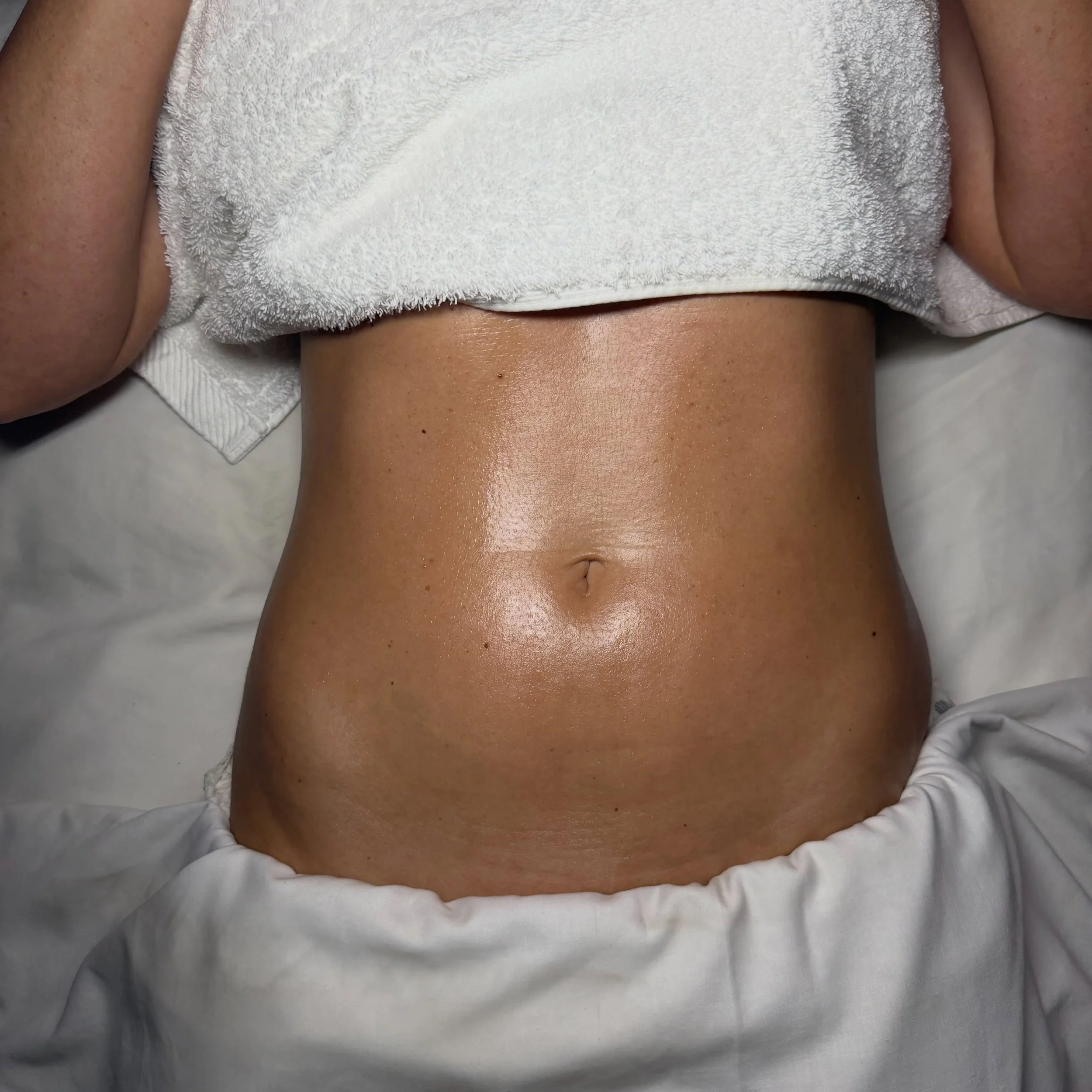 What you see vs what I see 👀

You see a stomach&hellip;
I see a whole lymphatic network working beneath the surface.. vessels, lymph nodes and key drainage points helping the body move excess fluid and waste.

Brazilian lymphatic drainage supports t
