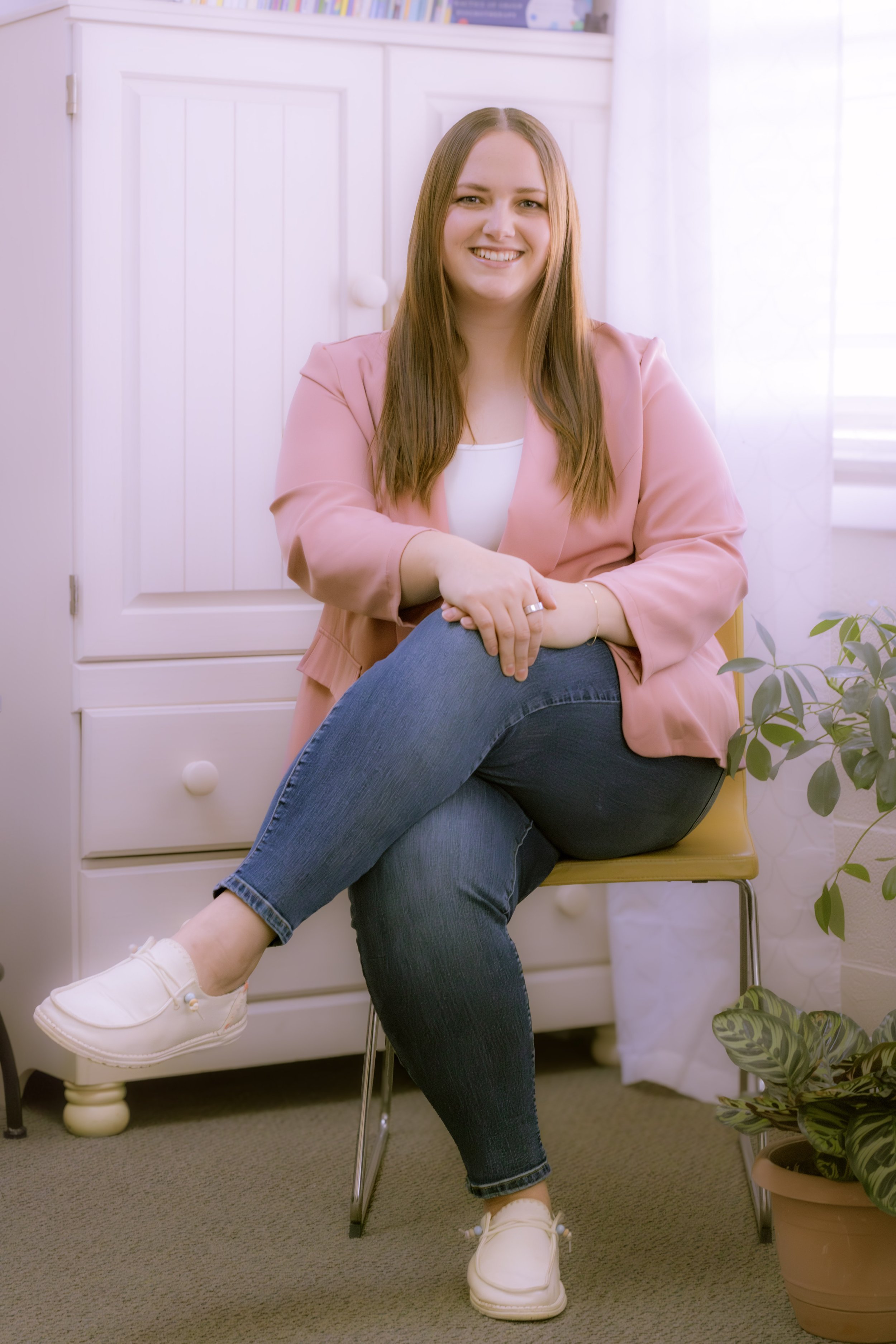 Teresa Kearn, LPC, therapist providing counseling services for teens, young adults, parents, and families in Washington, Kansas.