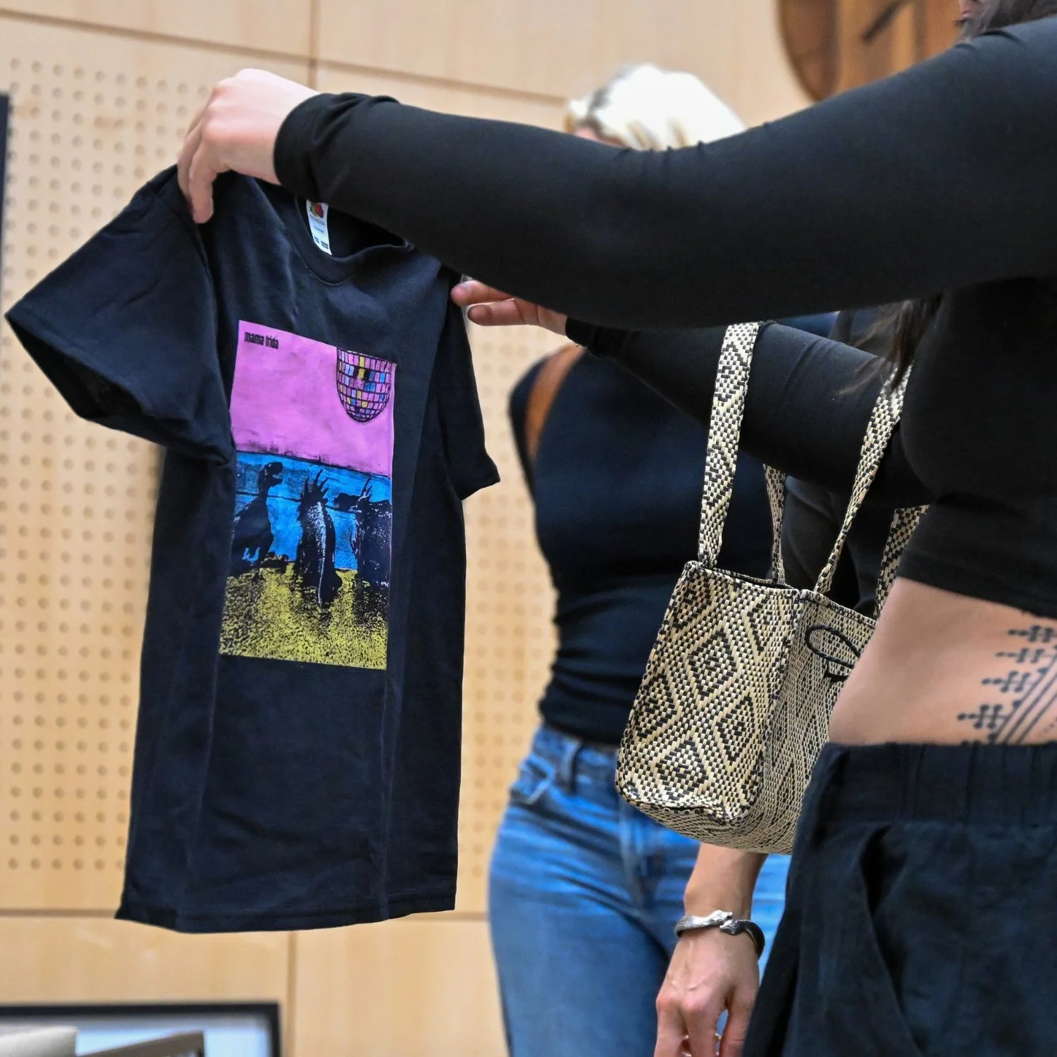 dino-shirt-mama-frida-vernissage.jpg