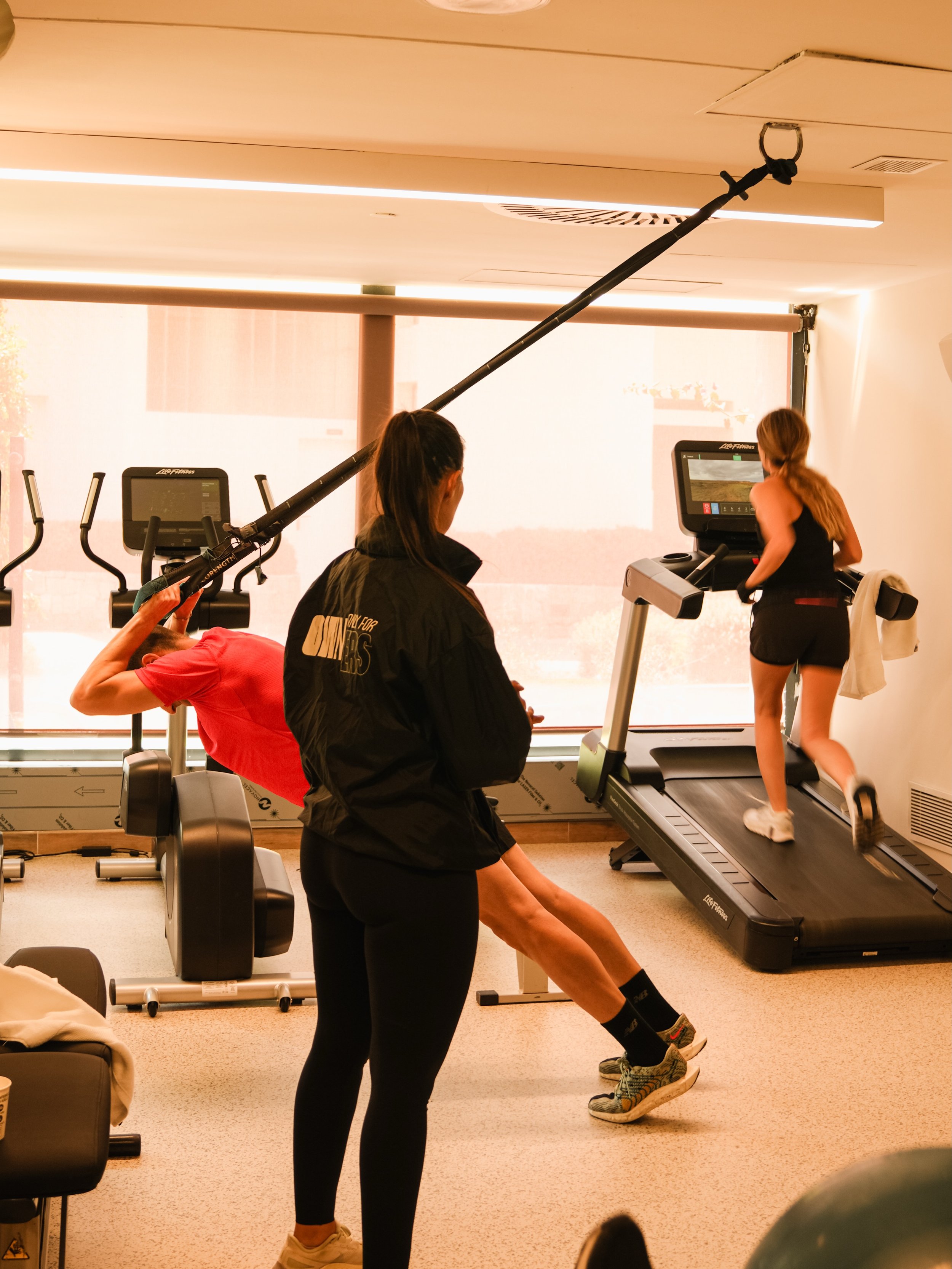 Cada d&iacute;a suma ✨

Entrenamientos en grupos reducidos y una experiencia pensada para ti.

Porque no se trata de hacerlo perfecto.
Se trata de seguir.

Reserva tu pr&oacute;xima sesi&oacute;n desde nuestra app.

Work in progress. 🔄