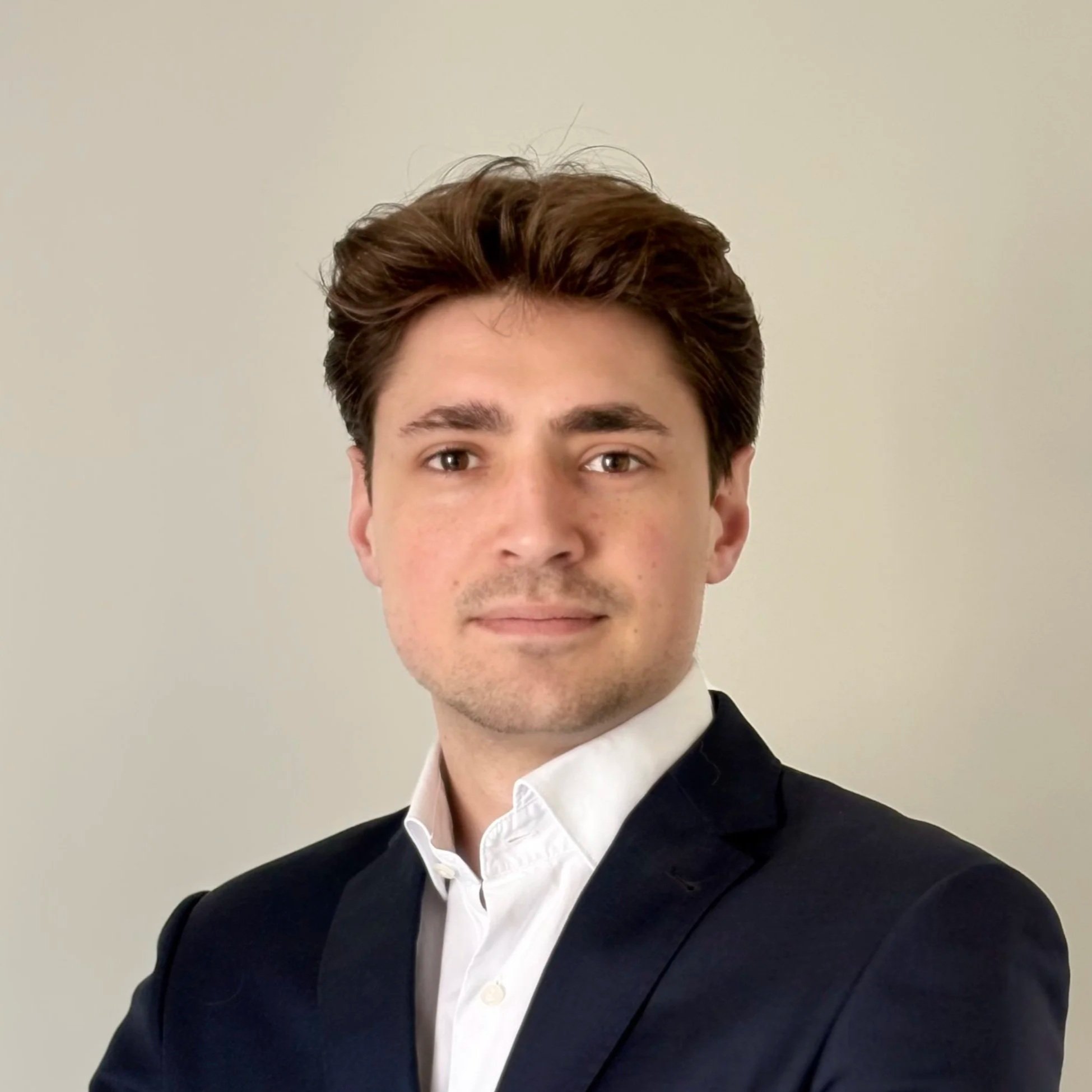 César Legrand--Le Bris, Fondateur de Catchr le spécialiste du recrutement de profils Go-To-Market pour les entreprises SaaS.