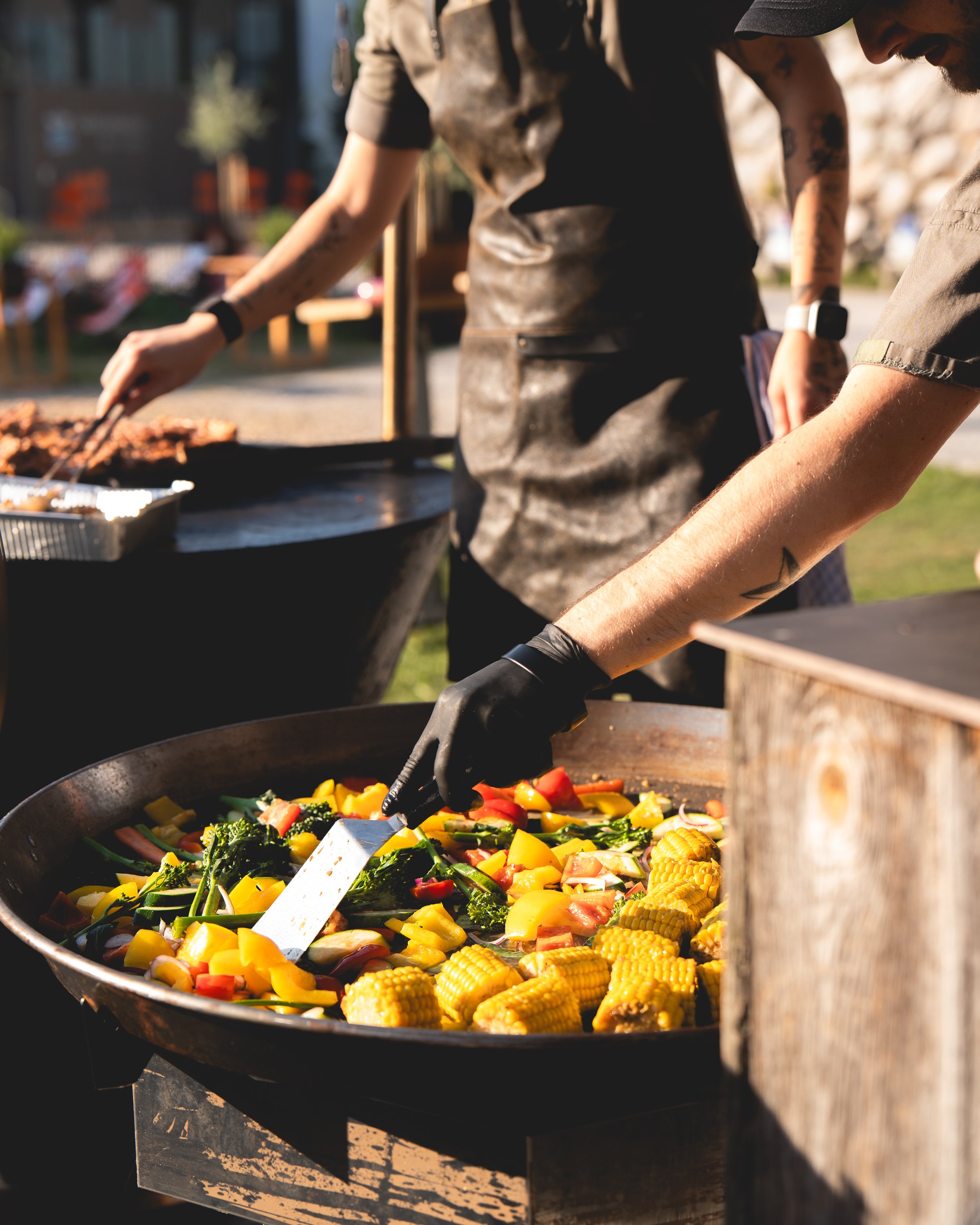 große Grillpfanne mit Gemüse