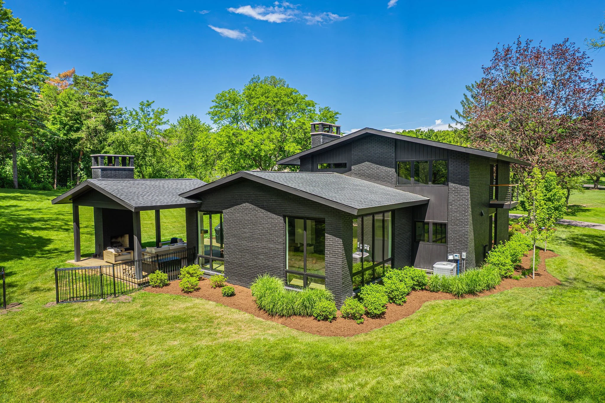 4340CharingCrossRd-4.jpg