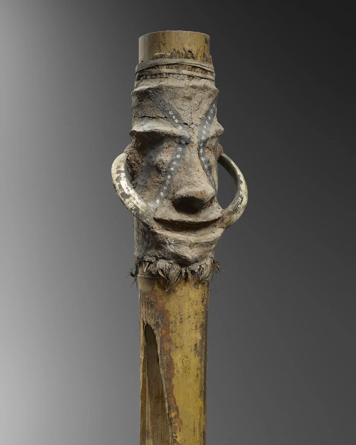voyageurs-et-curieux-arts-anciens-oceanie-objet-melanesie-baton-gardien-1.jpg