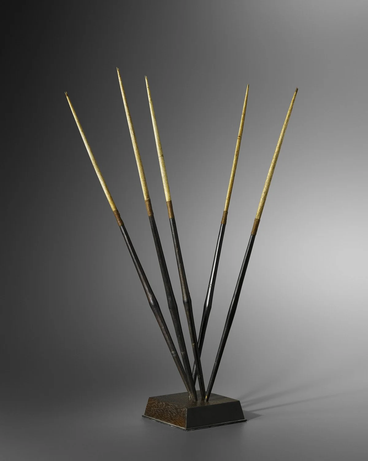 voyageurs-et-curieux-arts-anciens-oceanie-objet-para-polynesie-ensemble-de-pointes-de-fleches-u-2.jpg