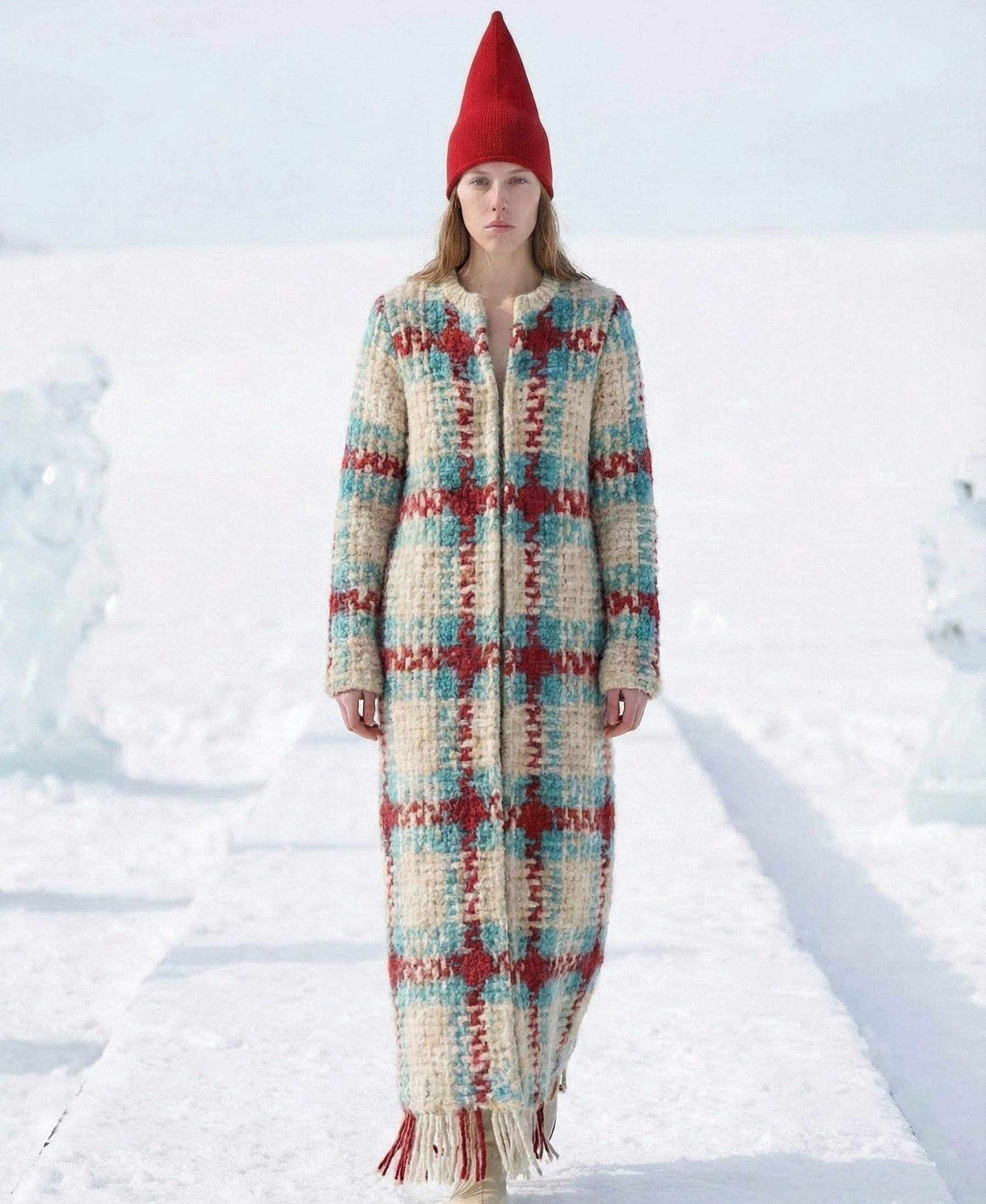 Hailuo_Image_keep+the+exact+same+coat+in+im_499768852562857985.png
