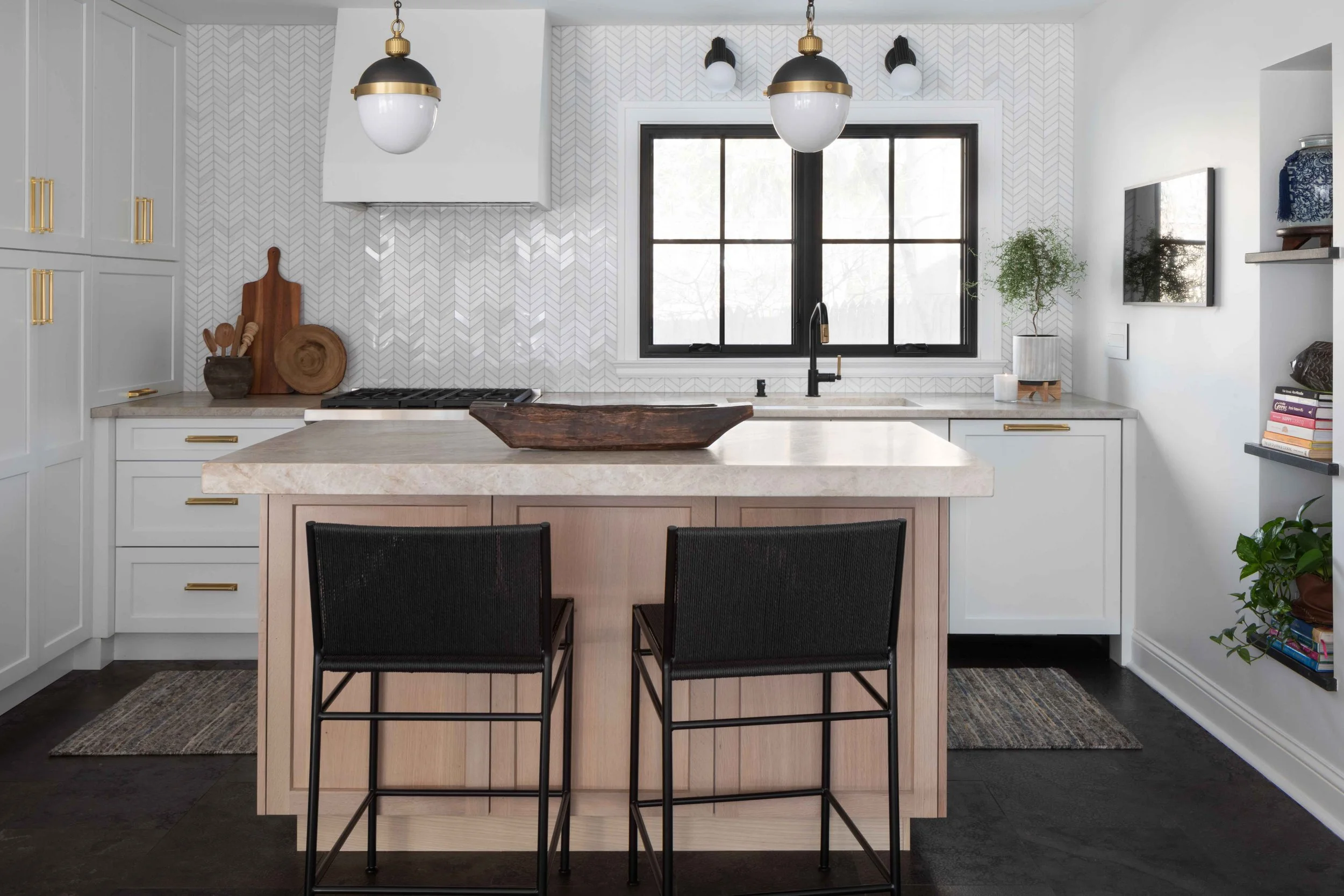Pebblewood_Lane_Matte_and_Gloss_Interiors_Ryan_Hainey_Photography_007.JPG