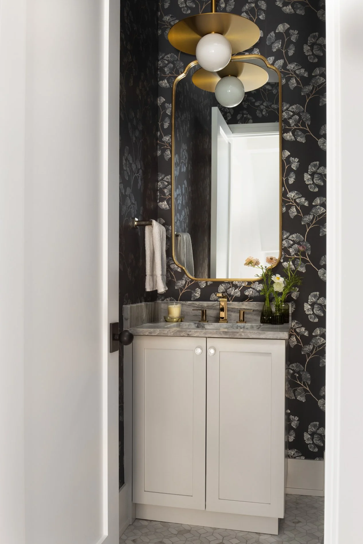 Chatfield_Rd_Residence_Mattegloss_Interiors_Ryan_Hainey_Photography_008_web.JPG