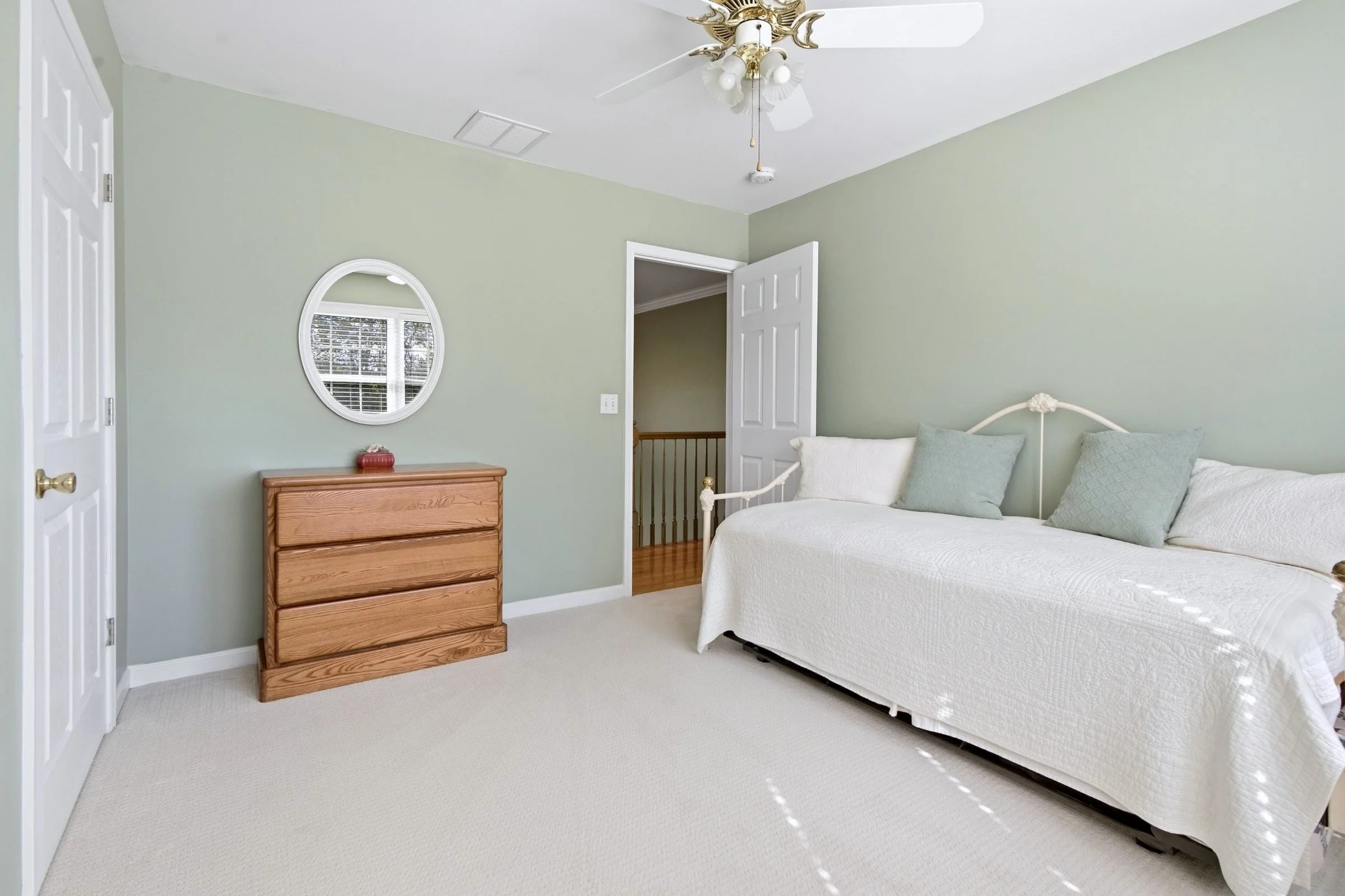 Guest bedroom