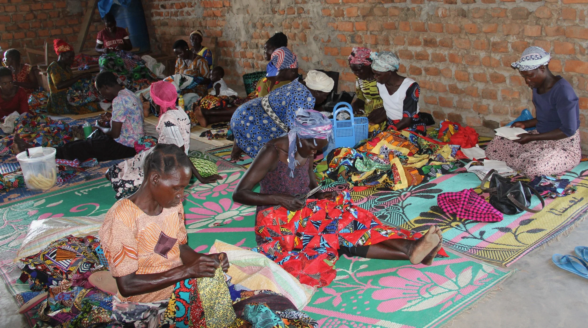 NUWOCSI quilters busy at work.