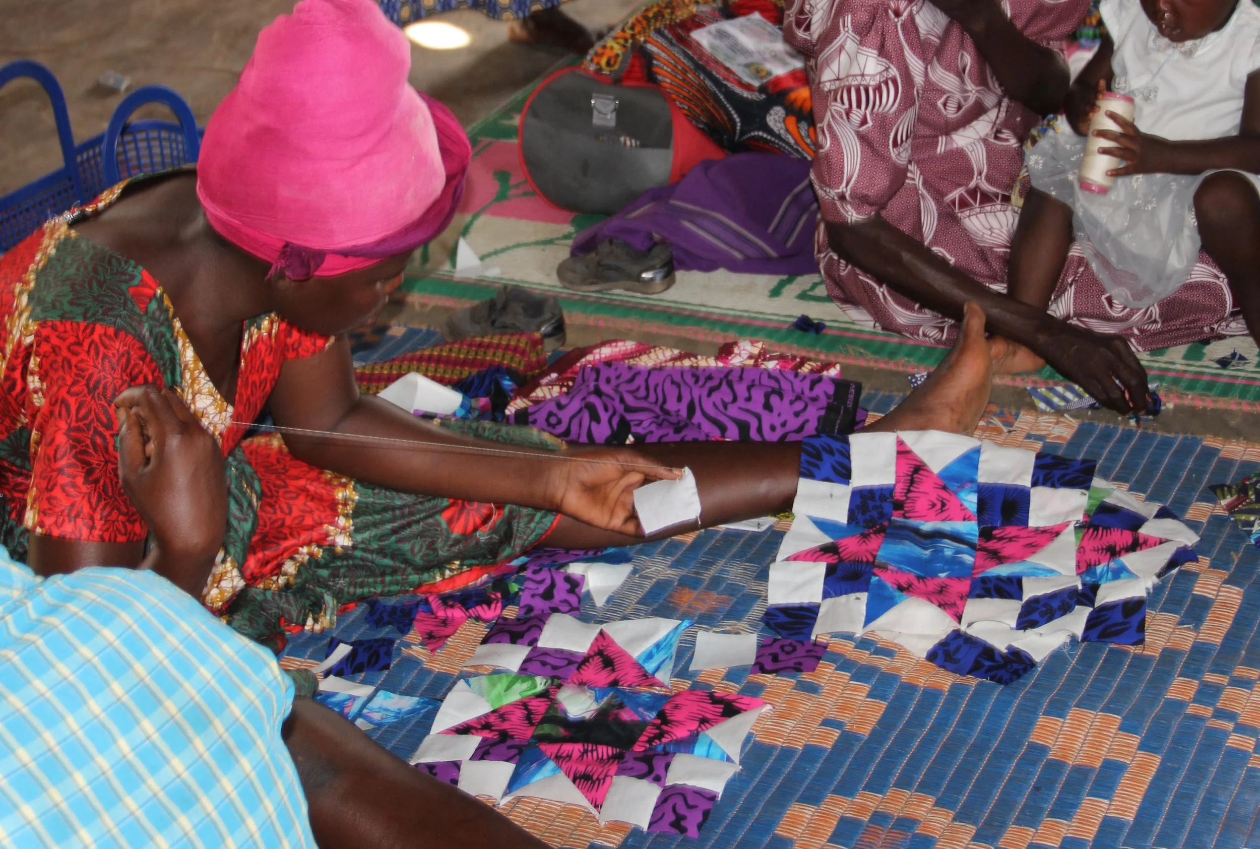 NUWOCSI quilters busy at work.