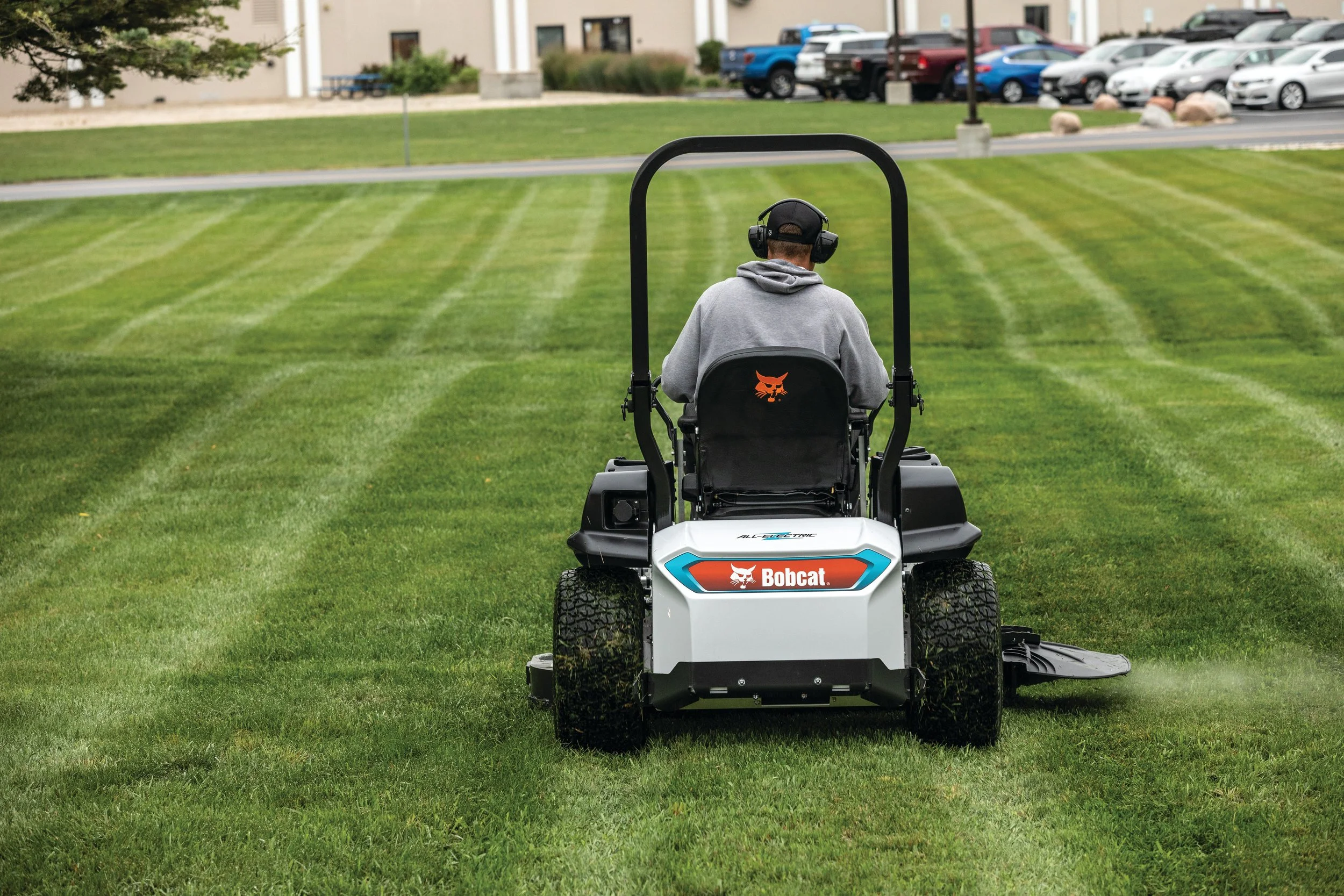 bobcat-zt6000e-zero-turn-mower-5d46831-091923.jpg