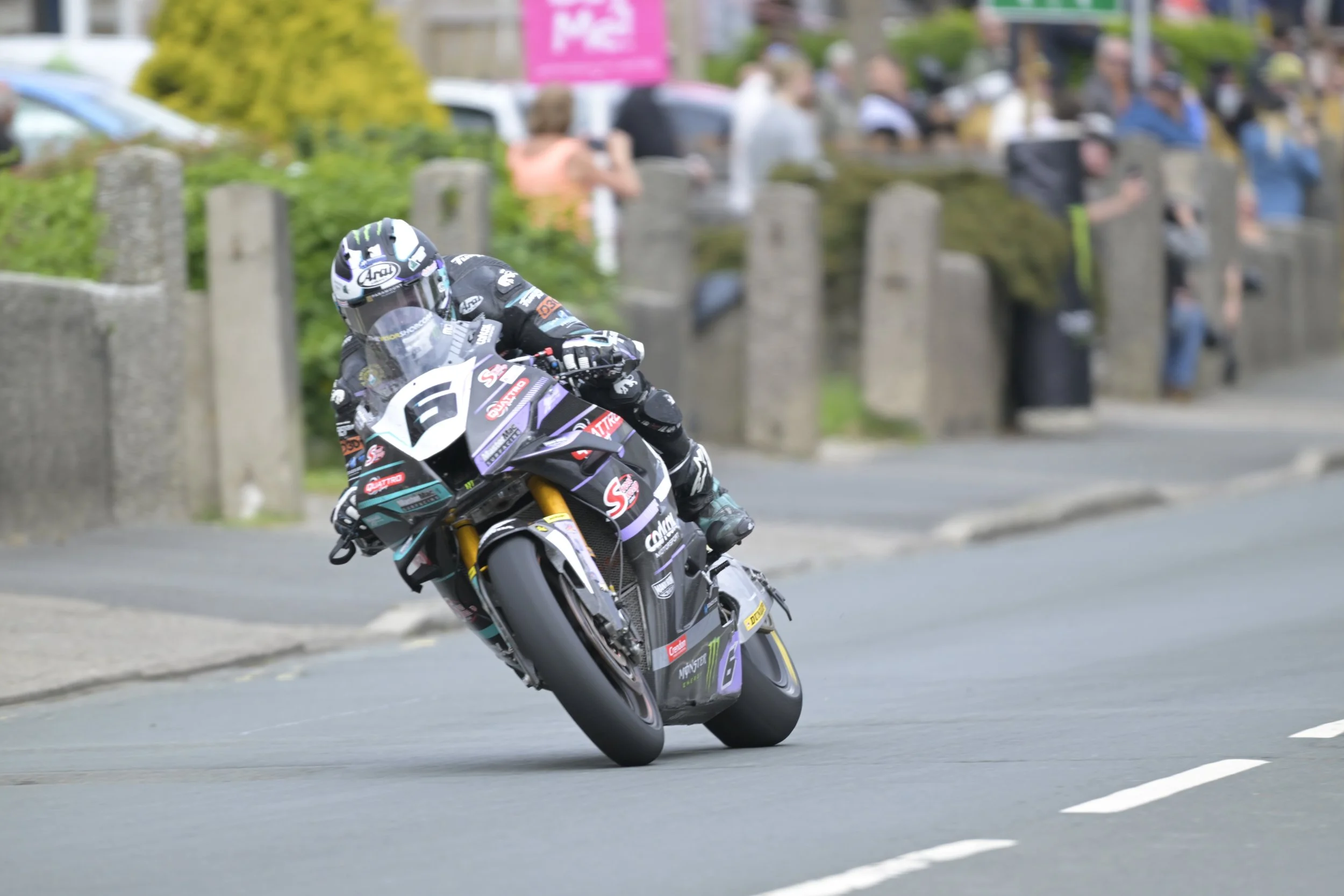 RST Superbike TT. #6 Michael Dunlop - Honda CBR1000 - MD Racing. Photo taken at Bray Hill.