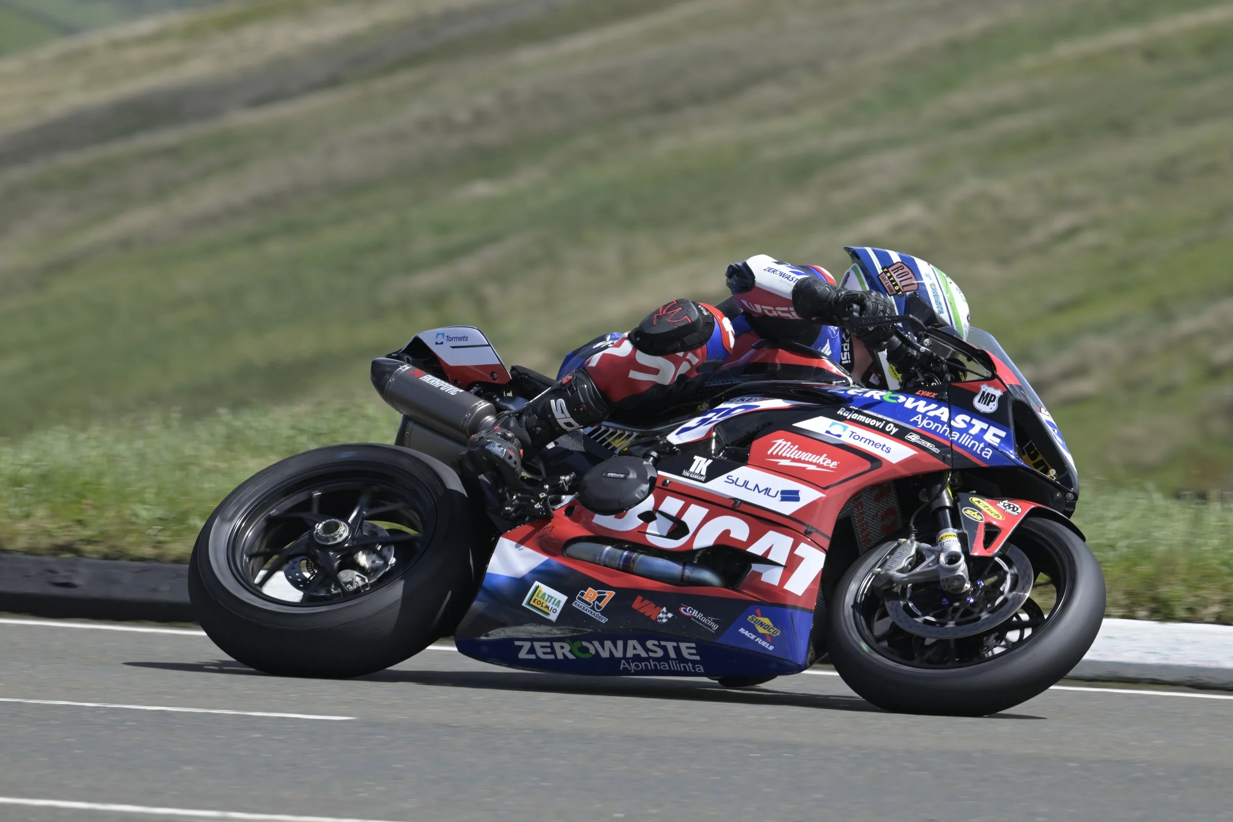 Monster Energy Supersport TT Race 2. #39 Erno Kostamo - Ducati Panigale V2 - Zerowaste Motorsport Racing. Photo taken at Bungalow. 