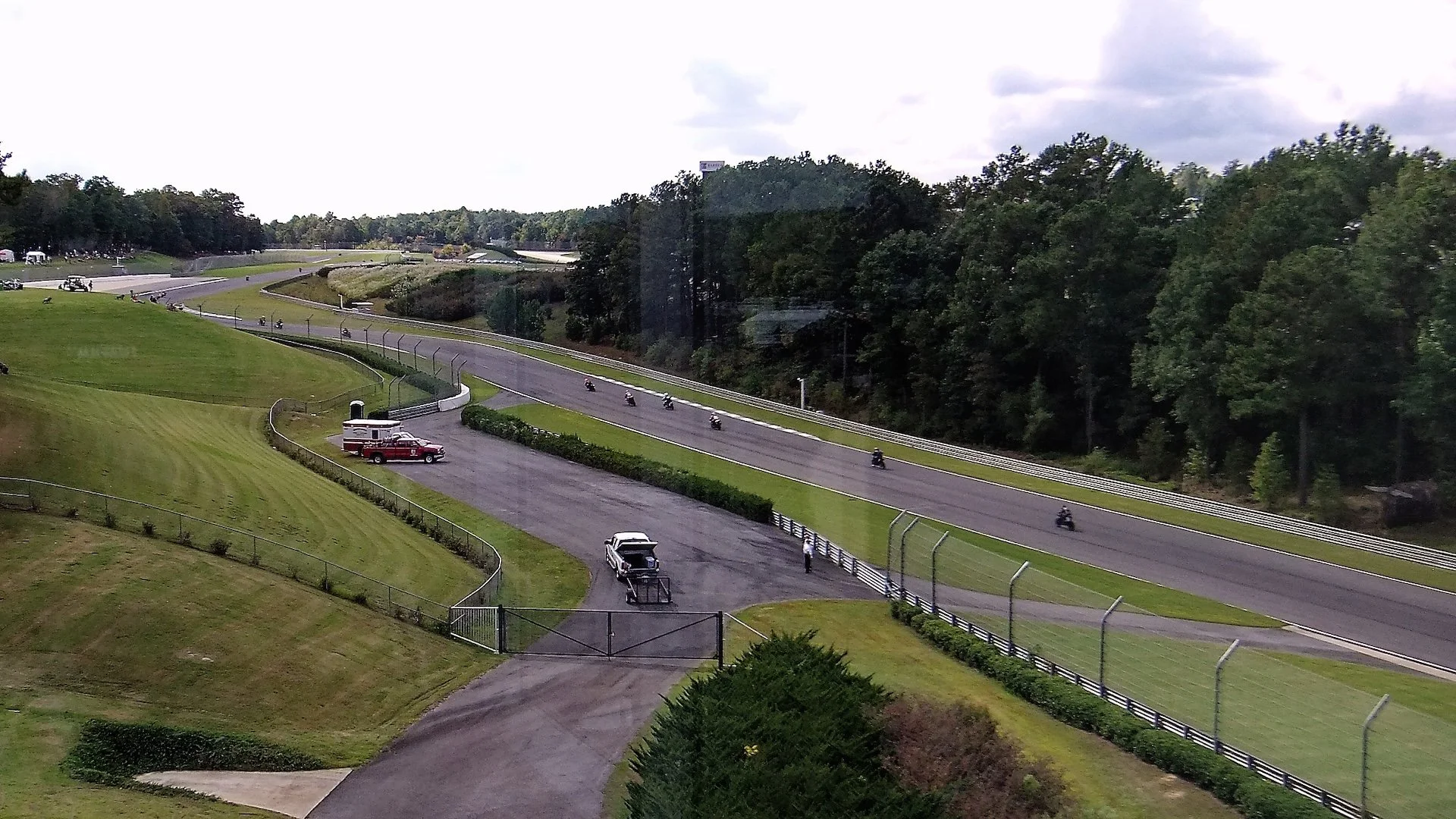 During all 3 days of the Vintage Festival, you can watch AHRMA racing. 