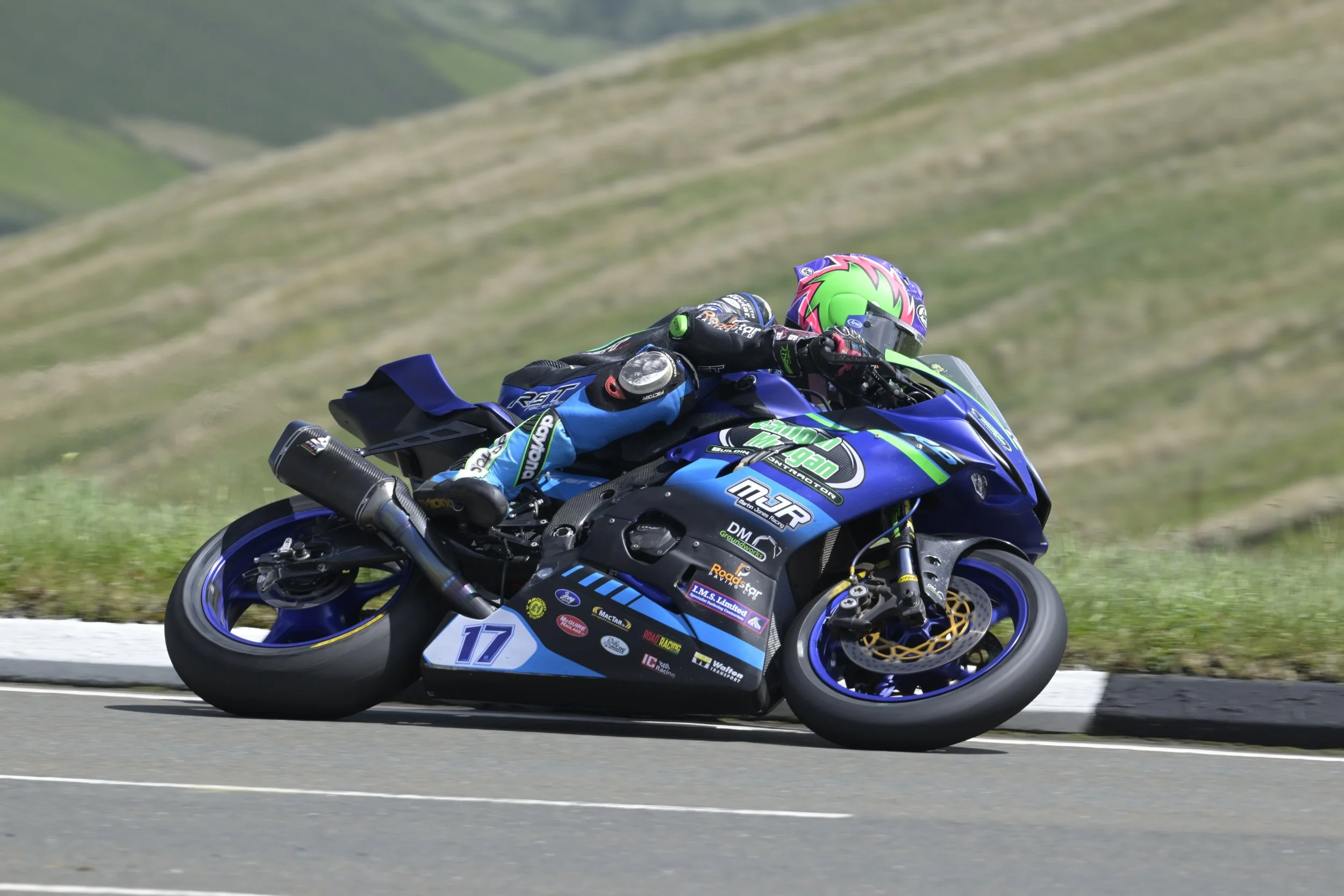 Monster Energy Supersport TT Race 2. #17 Michael Sweeney - Yamaha YZF-R6 - EM Building Racing. Photo taken at Bungalow. 