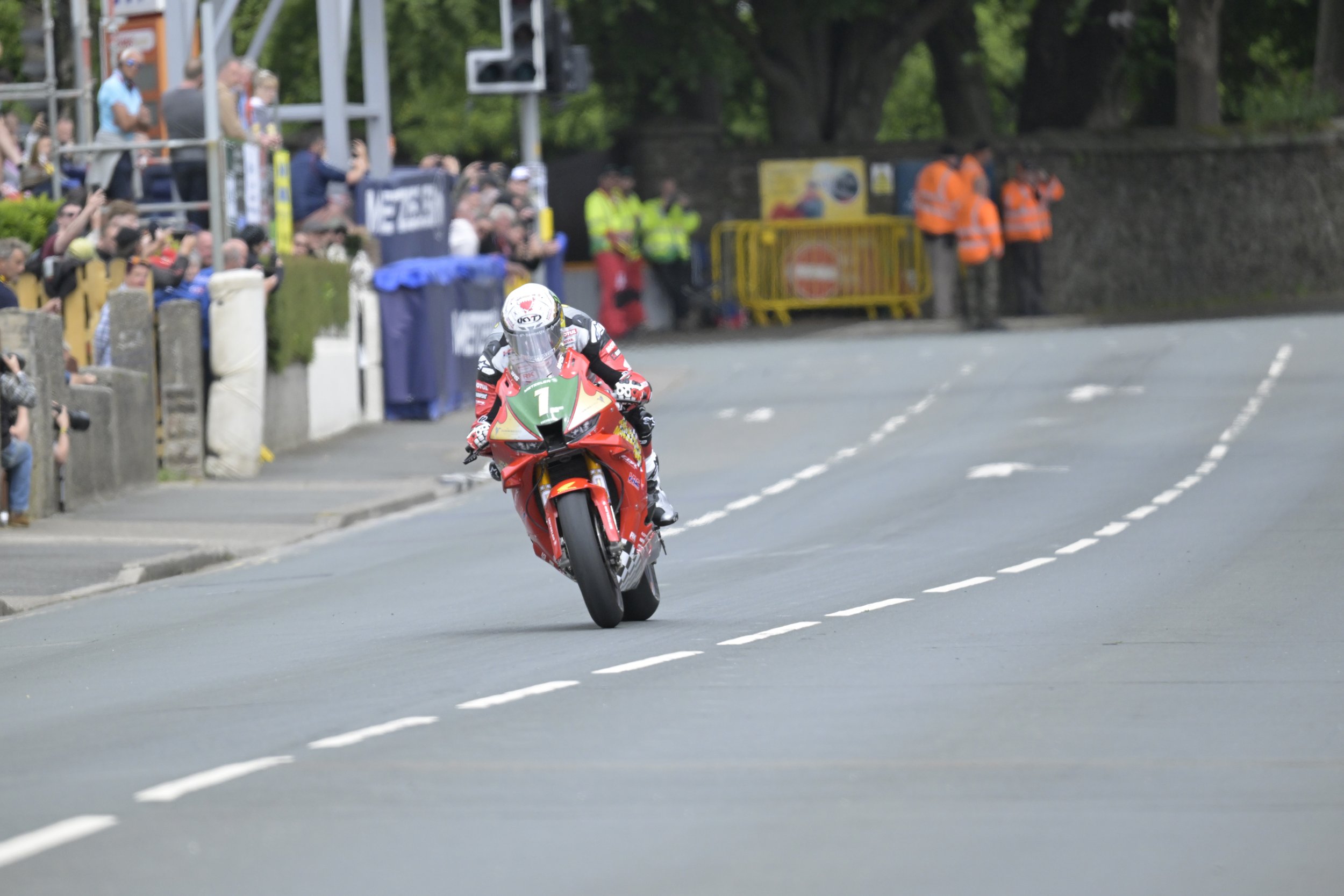 RST Superbike TT. #1 John McGuinness - Honda CBR1000RR - Honda Racing. Photo taken at Bray Hill.