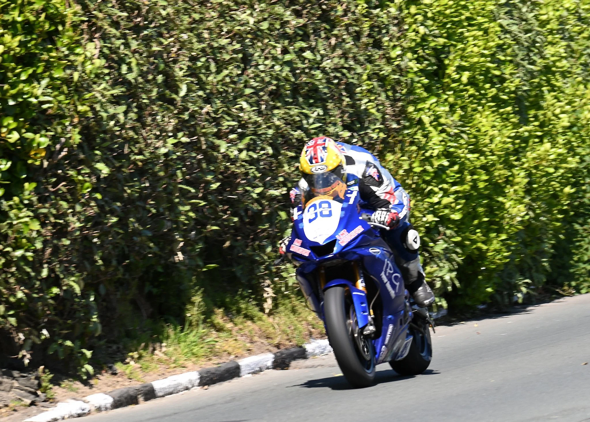 #38 Mark Goodings - 600 Yamaha - IPG Power Generation racing. Photo taken on Glencrutchery Road.