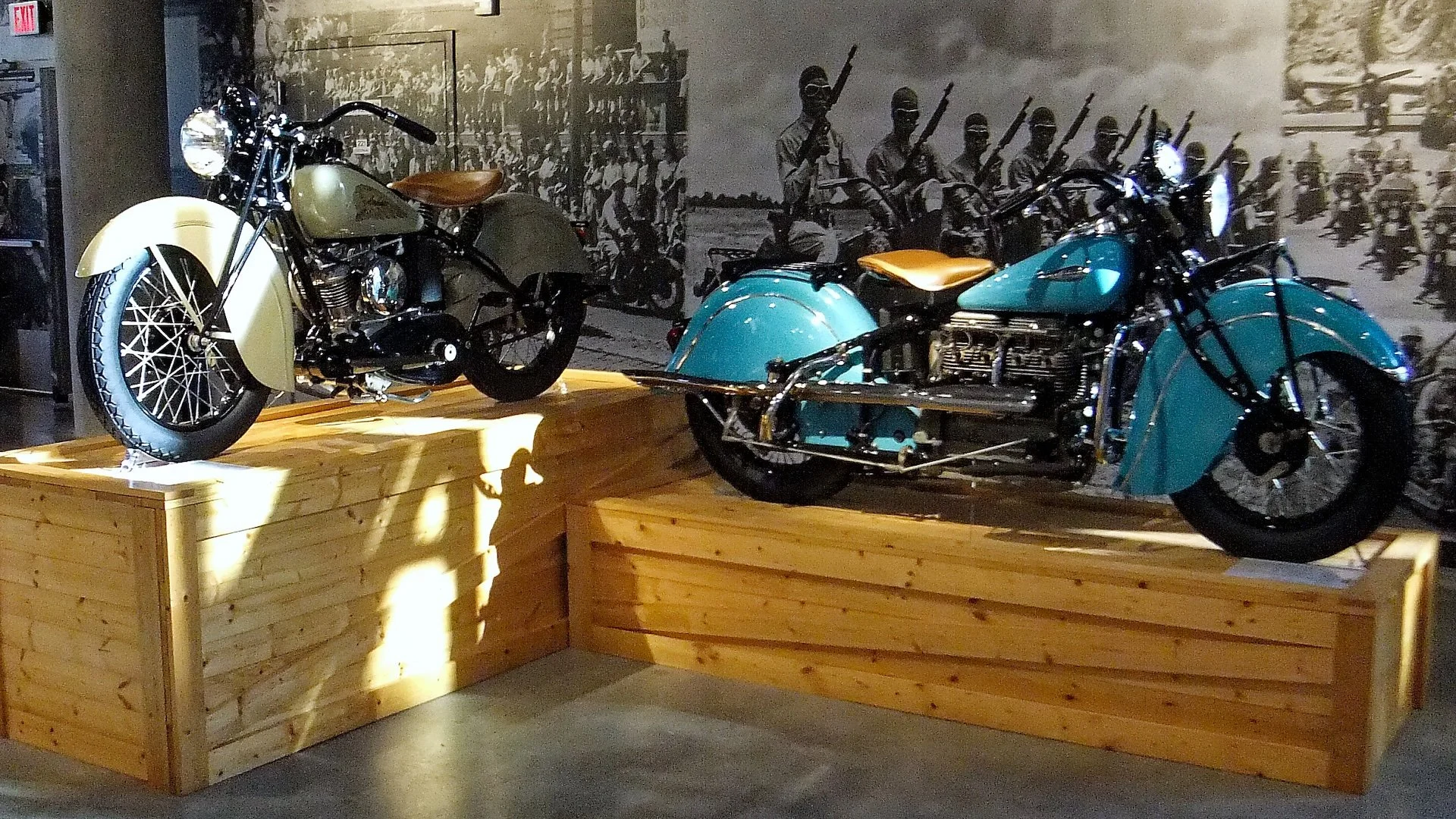 1940 Indian Junior Scout (L). 1940 Indian Four (R).
