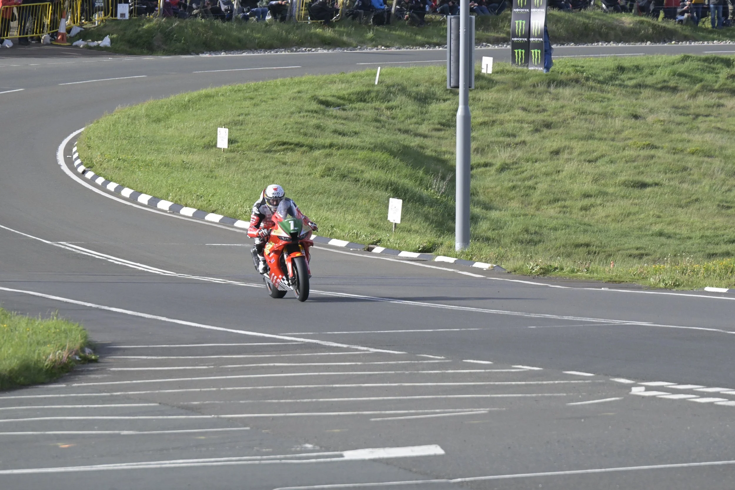 Milwaukee Senior TT. #1 John McGuinness - Honda CBR1000RR - Honda Racing. Photo taken at Bungalow. 