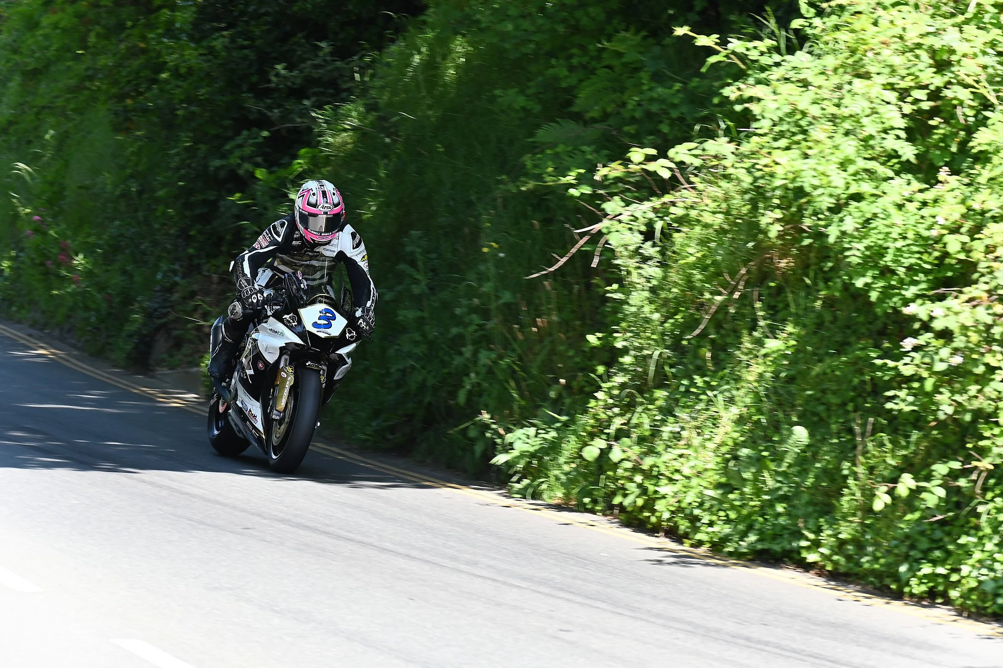 #3 Paul Jordan - 600 Yamaha - PreZ Racing by Prosper2 makes his way into the turn at the bottom of Quarterbridge Road onto Peel Road for the Monster Energy Supersport TT Race 2. Photo take at Quarterbridge Road. 