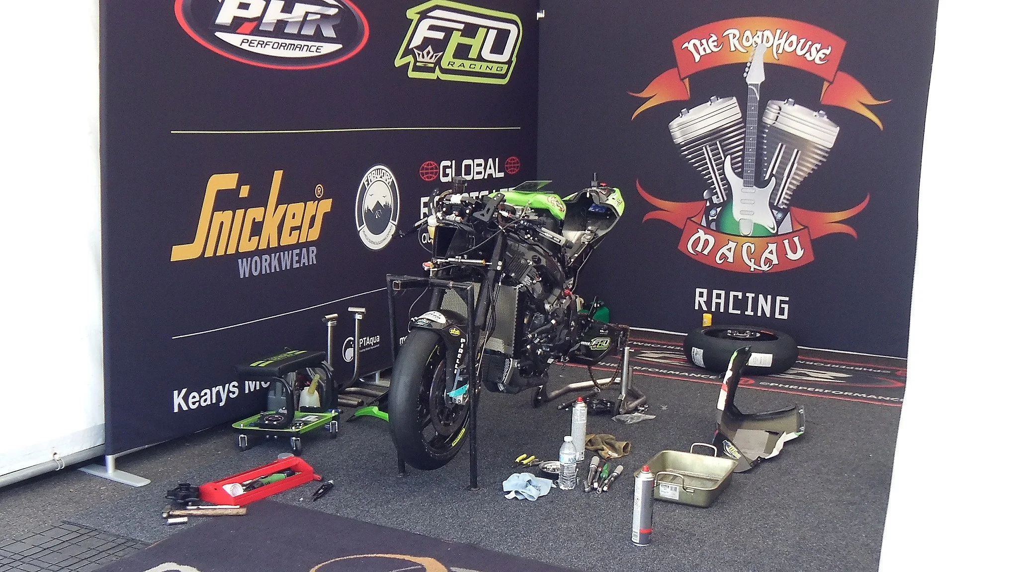 One of the smaller teams, #21 Brian McCormack - Roadhouse Macao by FHO racing competed in the RST Superbike and RL360 Superstock TT races.