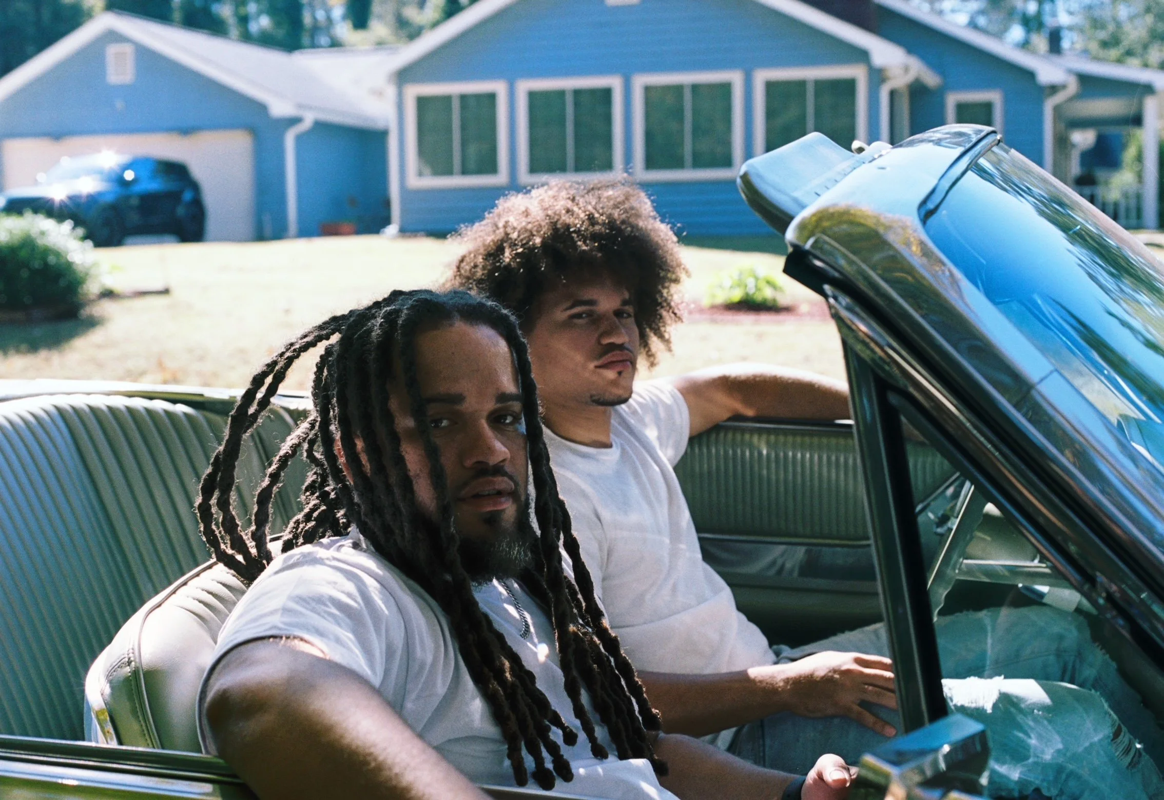 Facetune_04-11-2025-20-03-09 (1).jpg