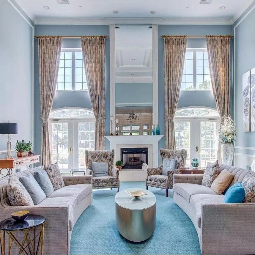  The perfect spot to chat with friends, and enjoy the comfort of our clubhouse living room. 