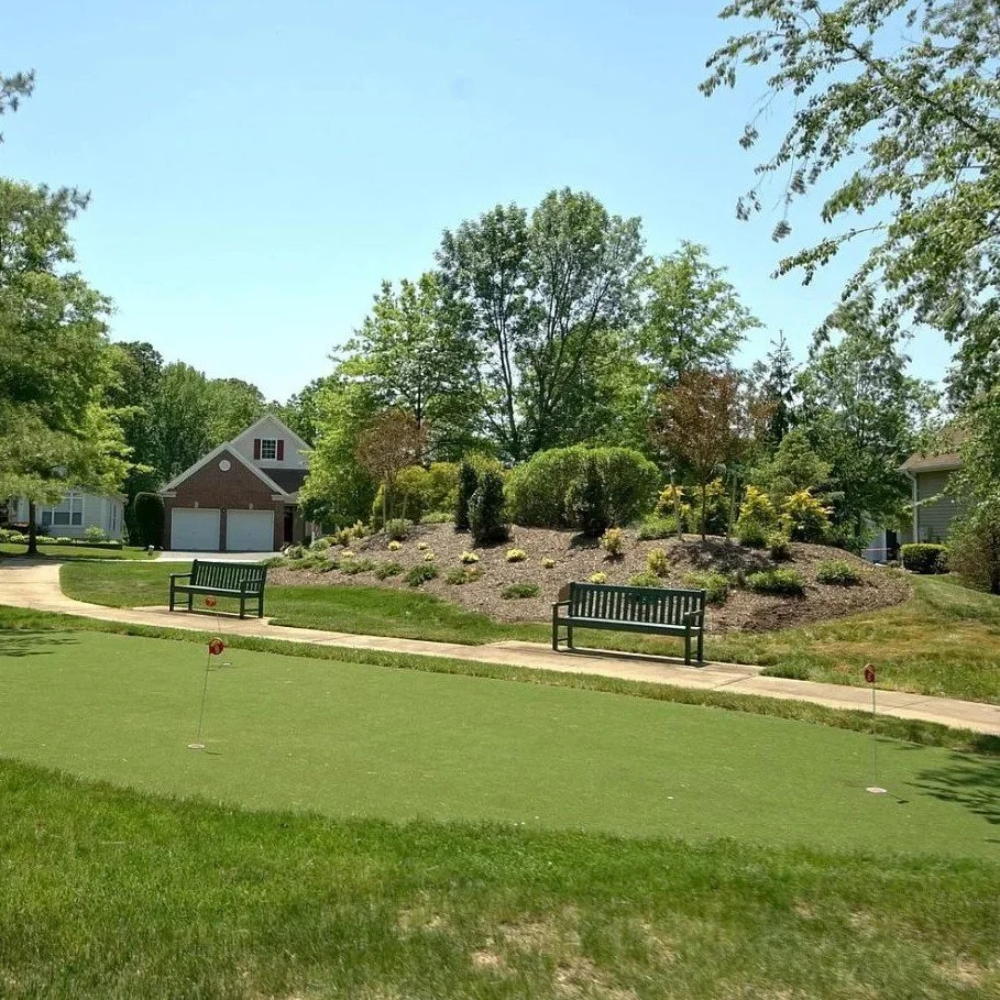  Practice your short game on our beautifully maintained putting greens—perfect for golfers of all skill levels! 