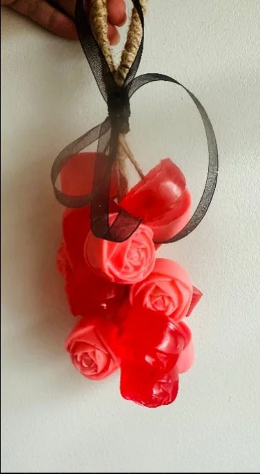 Roses hanging hand soap Grape Like Smell and Clean Fantastic  Rose Garden Scent