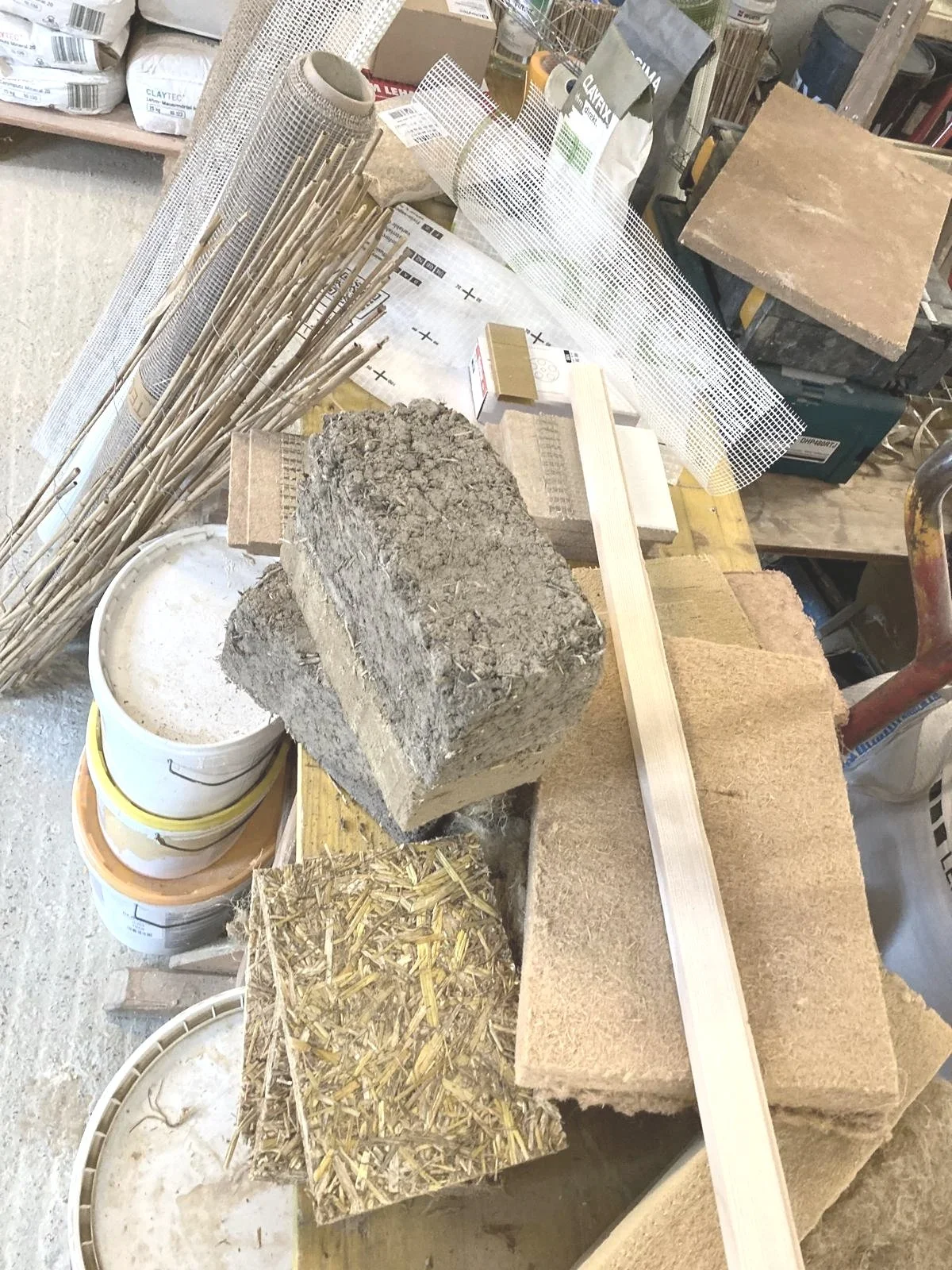 Kalk, Lehm und Holz