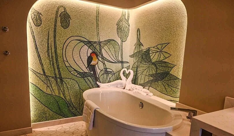 Disneyland-Hotel-DVC-Villas-Grand-Villa-Bathroom-tub-and-tile.jpg