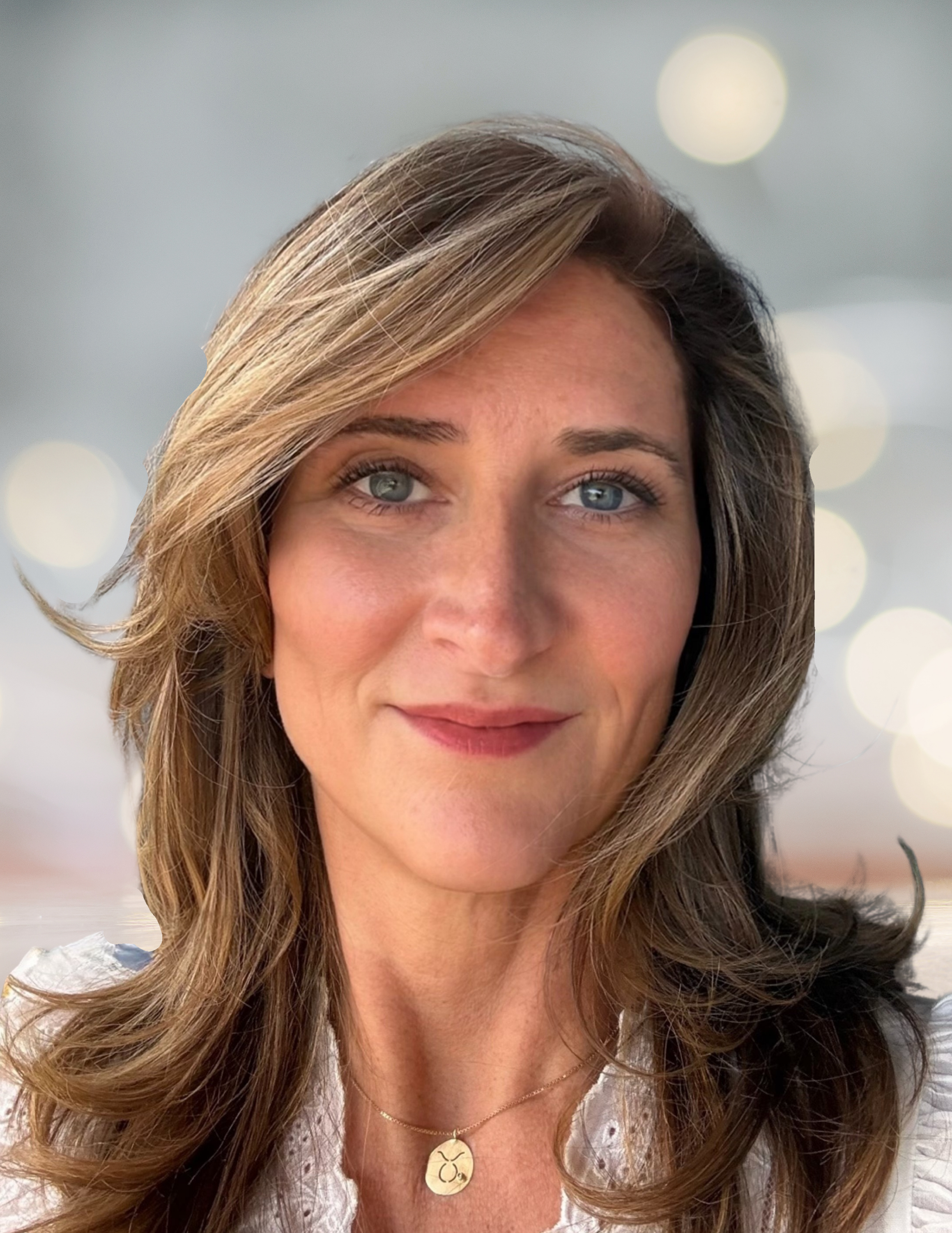 Jenn Mazuelos, private sound healer and intuitive tarot reader in Austin, Texas