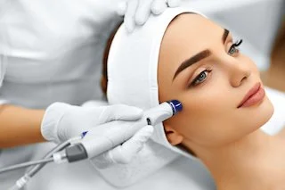 Soin jeunesse du visage par ultra son