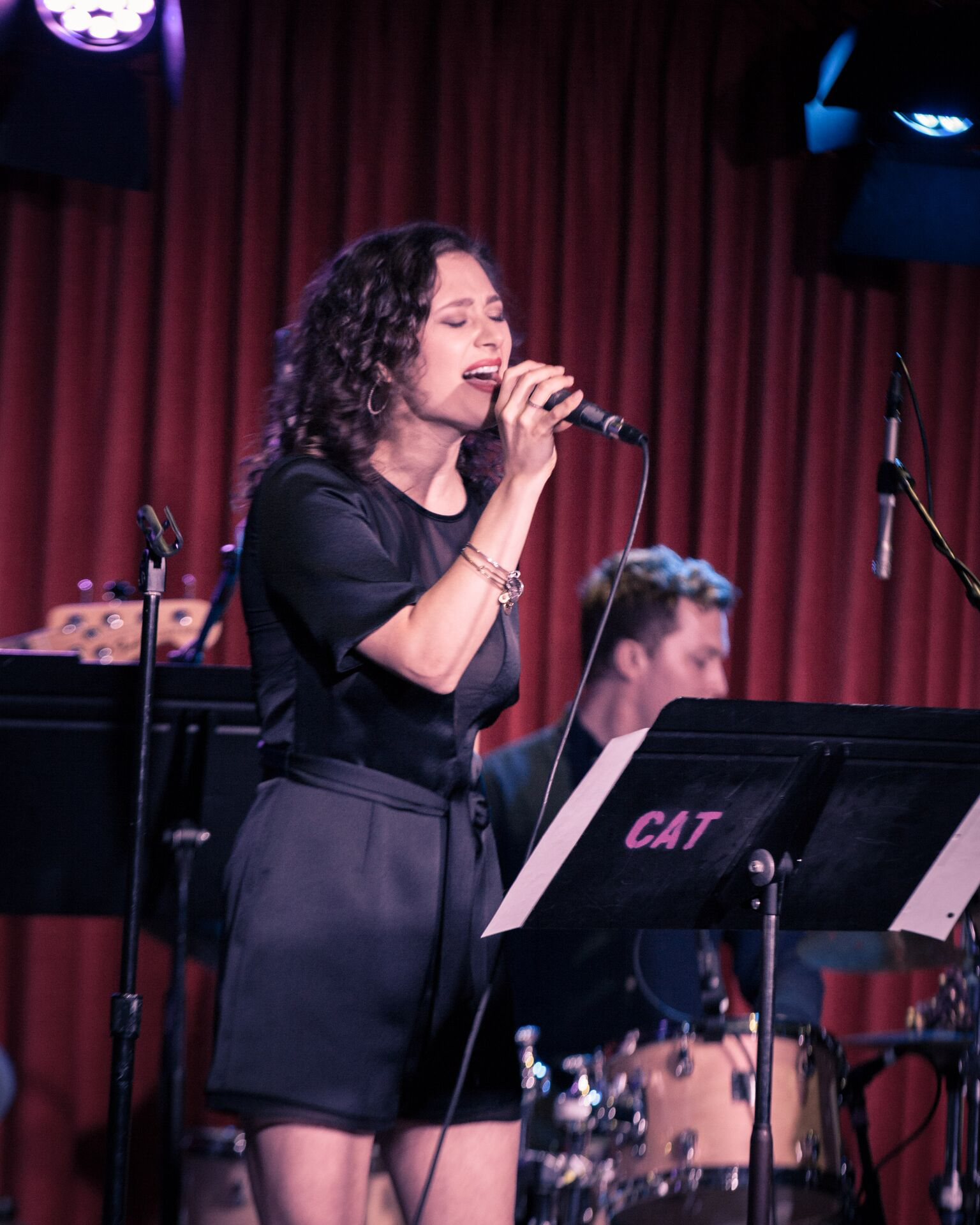 Website - Arianna Neikrug - Singing.png