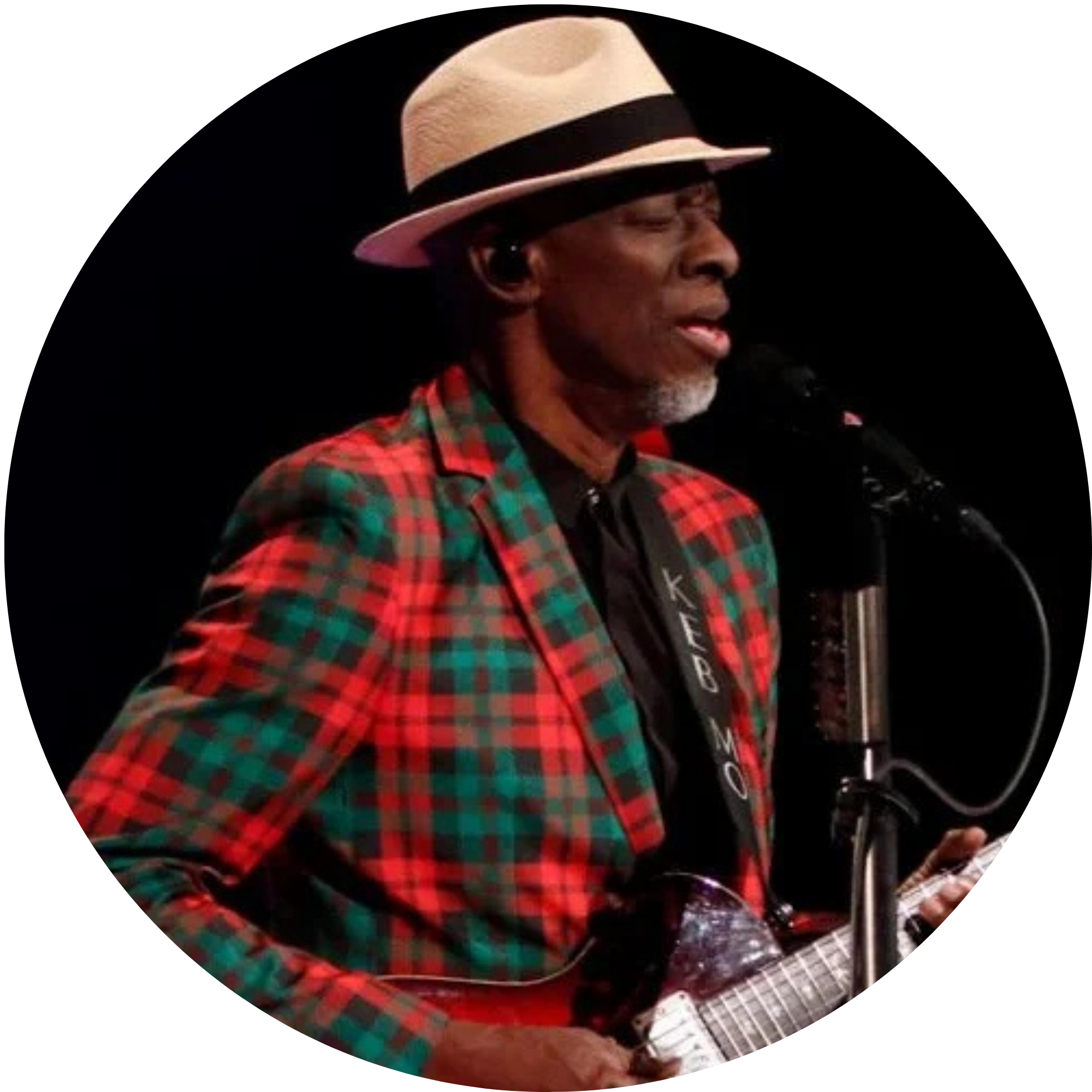 Keb’ Mo’ performing live at The Dixie Carter Performing Arts Center.