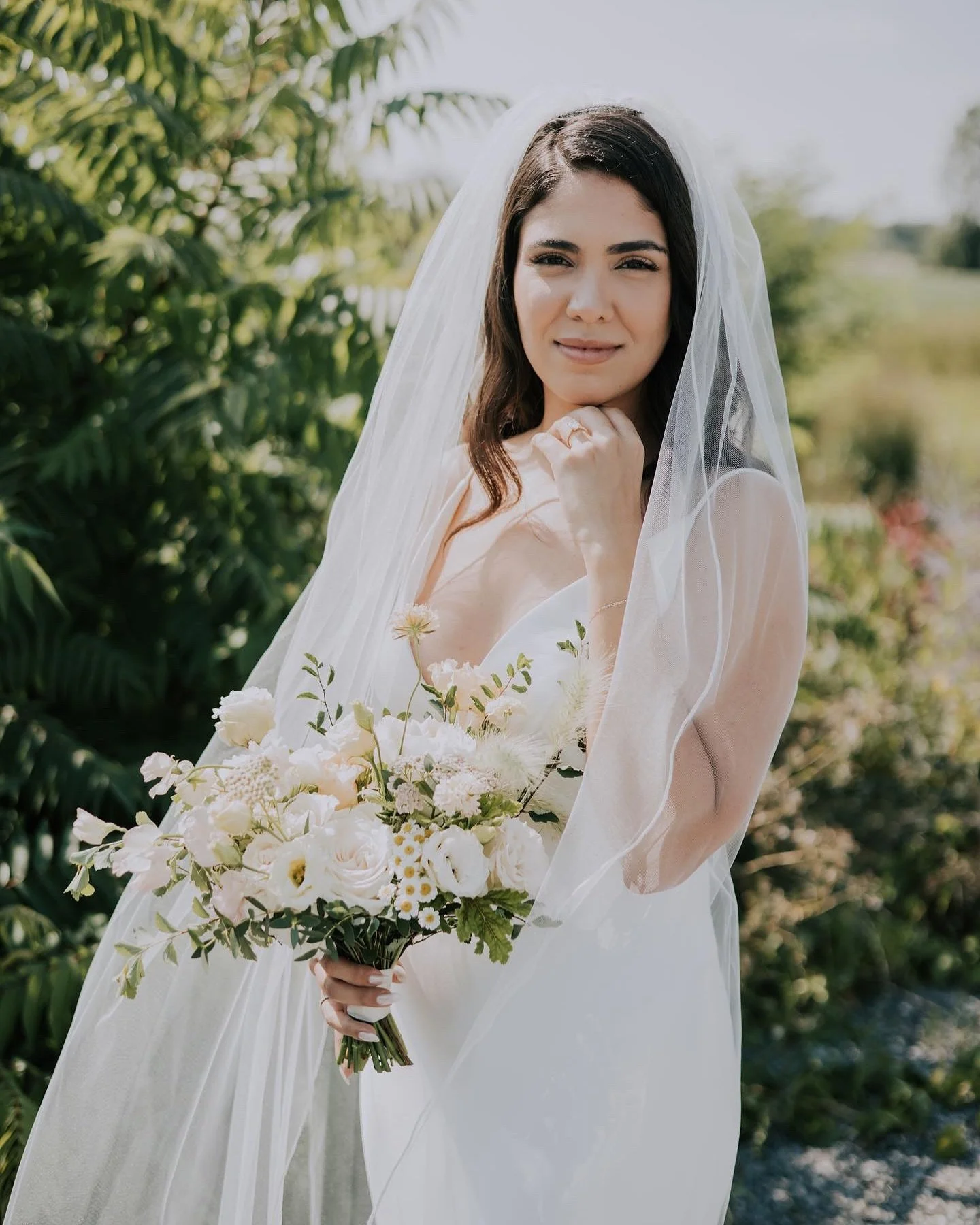 Timeless beauty starts with classic elegance. 💍✨ Choose a wedding makeup look that enhances your natural glow and stands the test of time. Because on your special day, you deserve to shine as your true, radiant self.

Photographer @olivestudiocanada