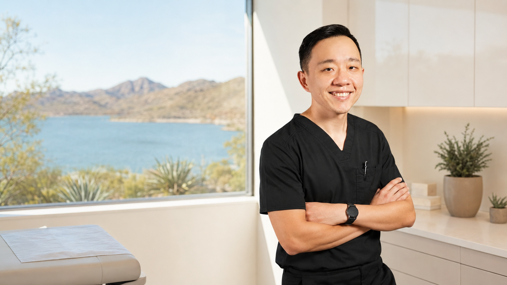 Dr. Hu providing personalized concierge medicine for patients in Peoria Arizona