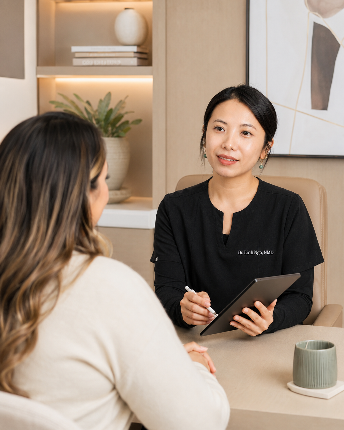 Physician reviewing a personalized medical weight loss program with an Arizona patient