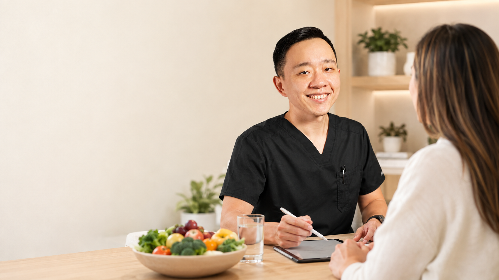 Arizona physician discussing a personalized nutrition and healthy lifestyle plan with a patient
