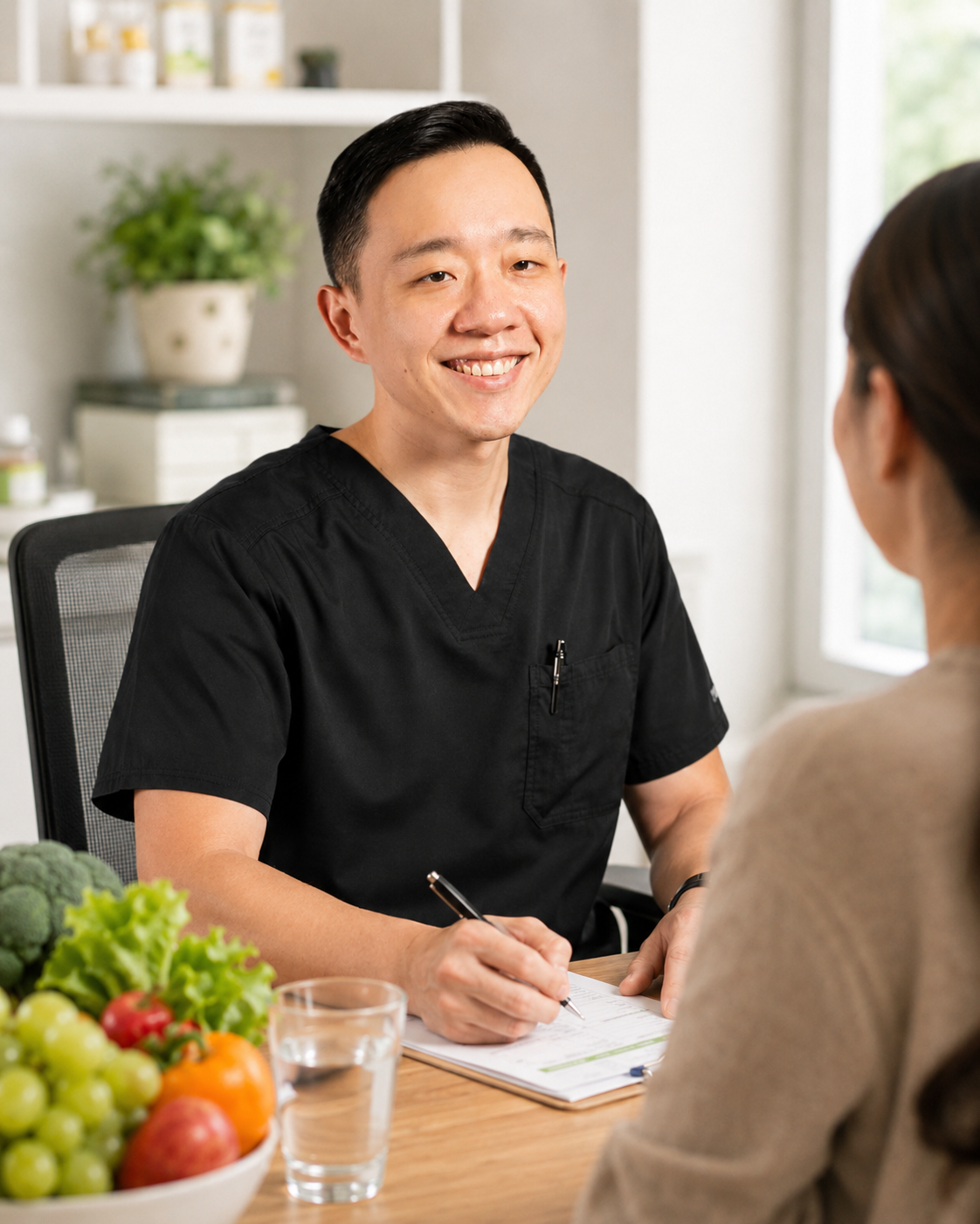 Physician discussing lifestyle changes for healthy aging and longevity with an adult patient in Arizona