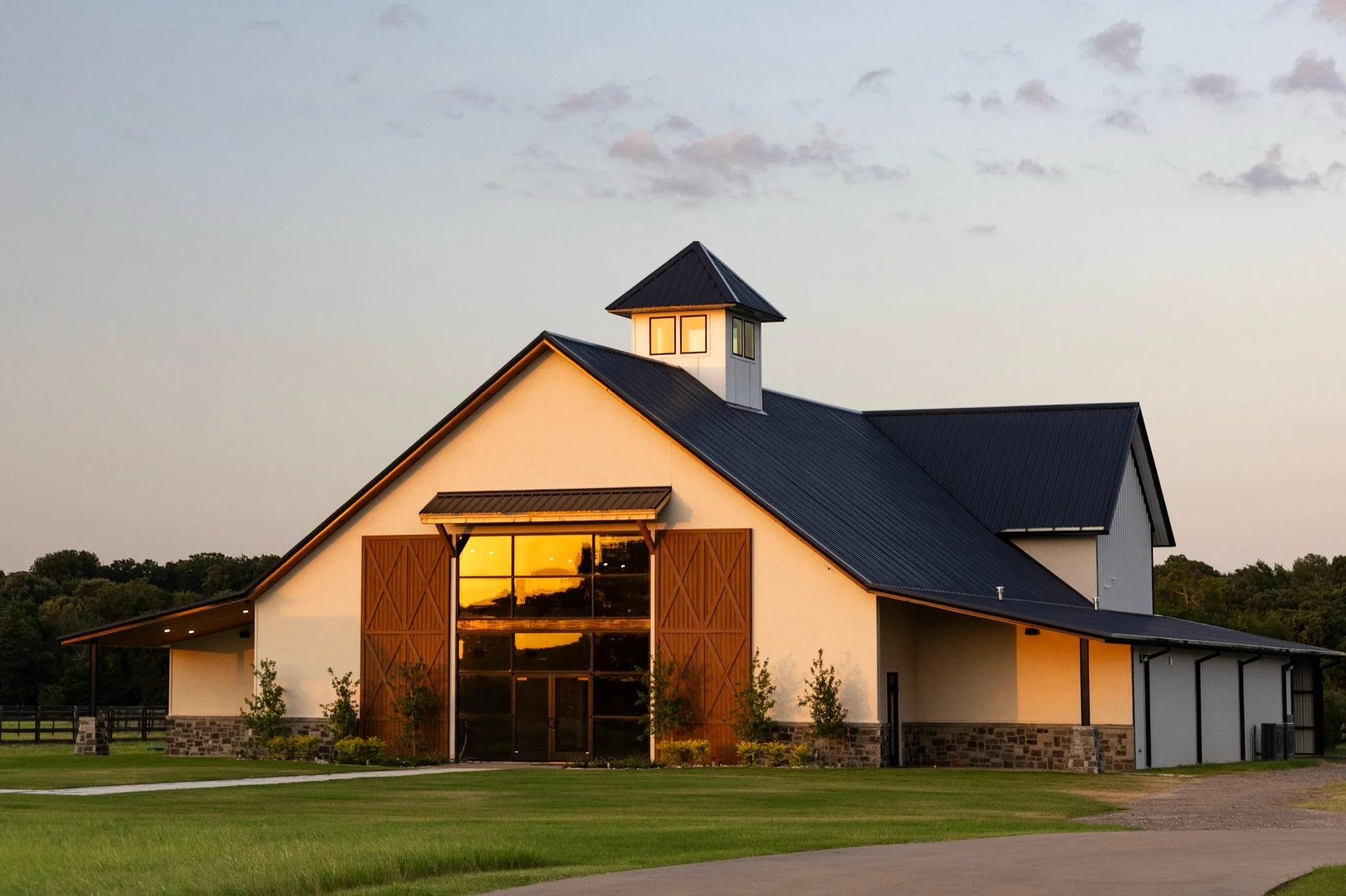 Today feels like the perfect day to fall in love with The Stables.

Come see the sprawling grounds, picture your ceremony here, wander through the spaces, and start imagining your wedding weekend exactly the way you&rsquo;ve always wanted it.

Your d