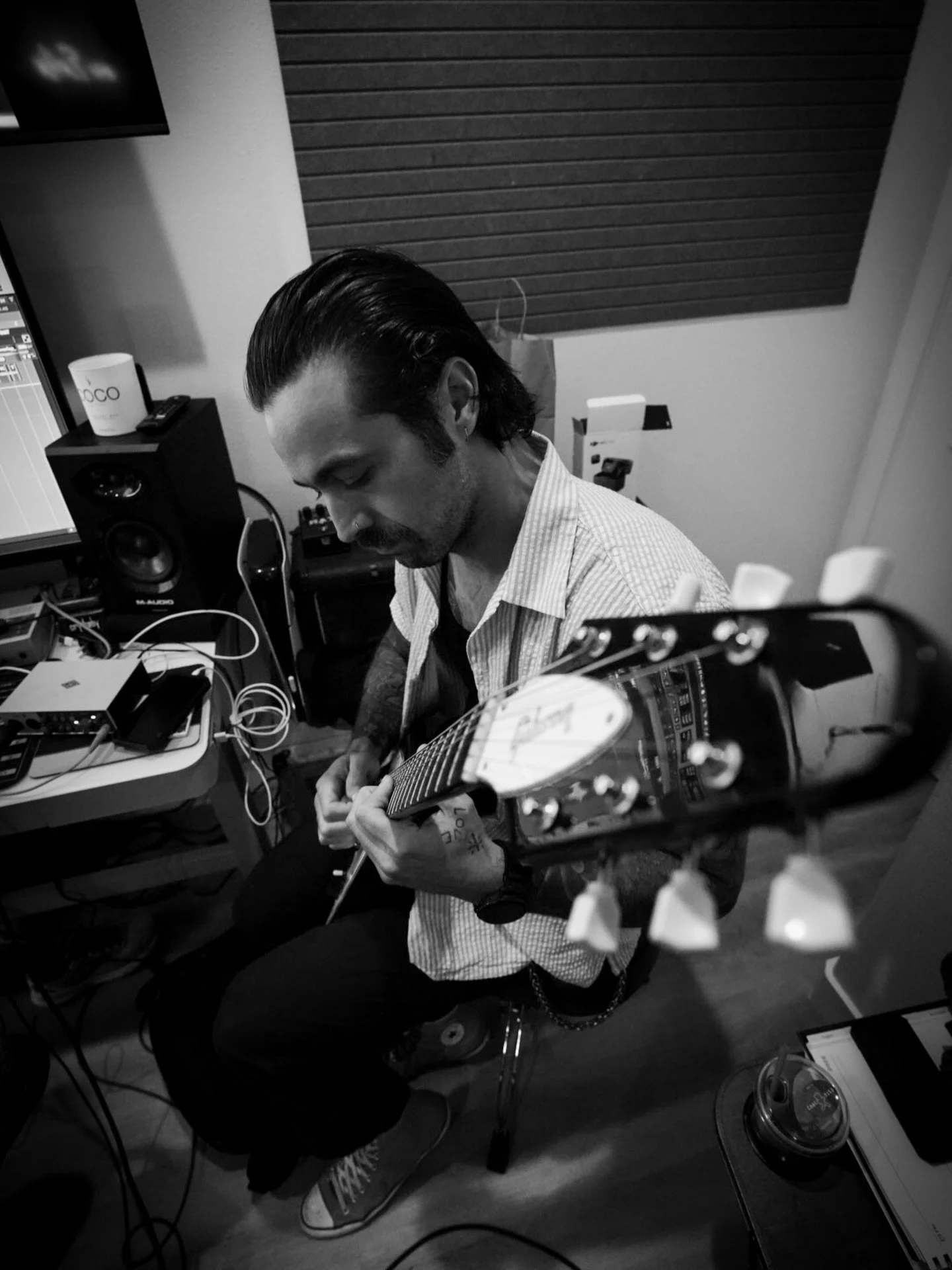 I almost forgot I&rsquo;m a guitar slinger as well 

📸 @dannyxmaldonado