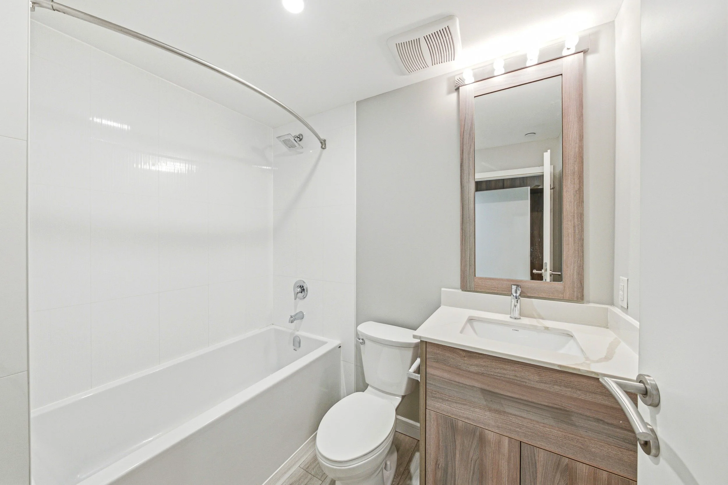 18 - Suite 2306 Marquee Residence.jpg