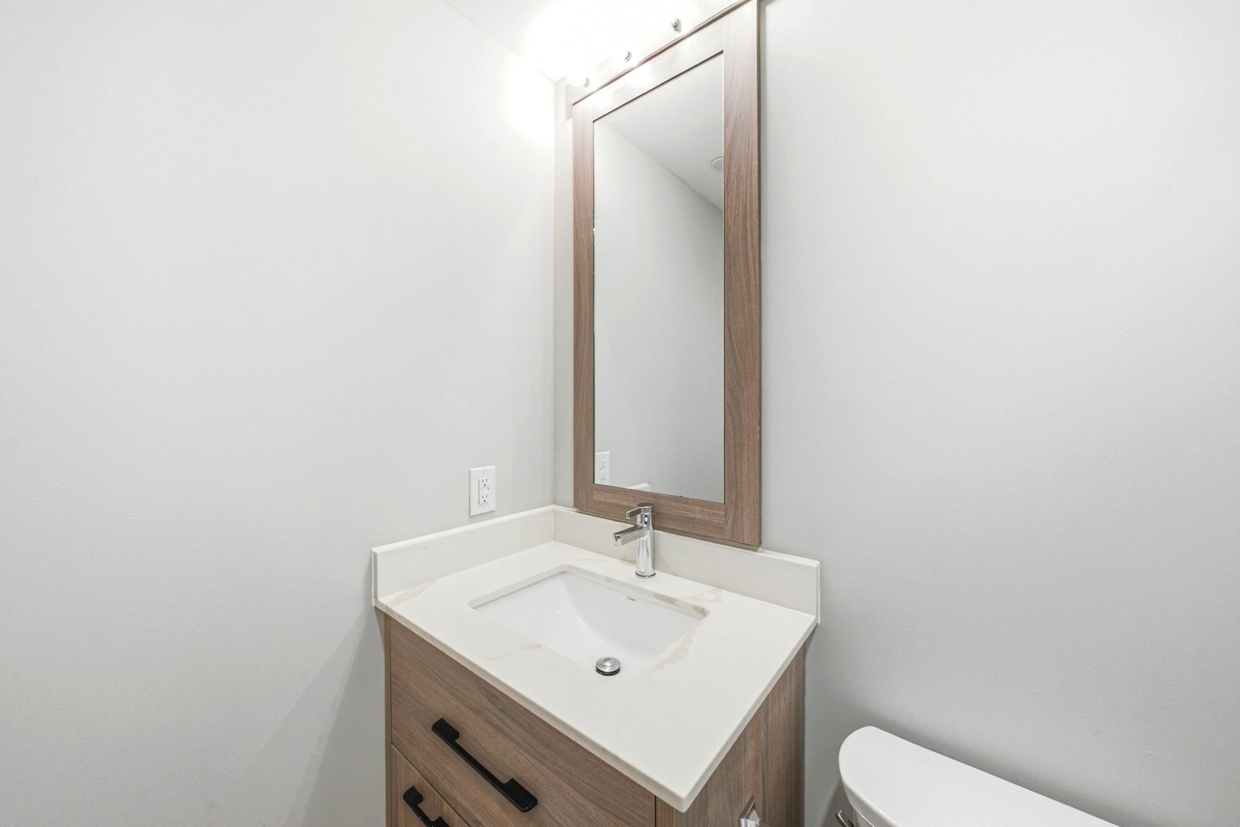 15 - Suite 2306 Marquee Residence.jpg