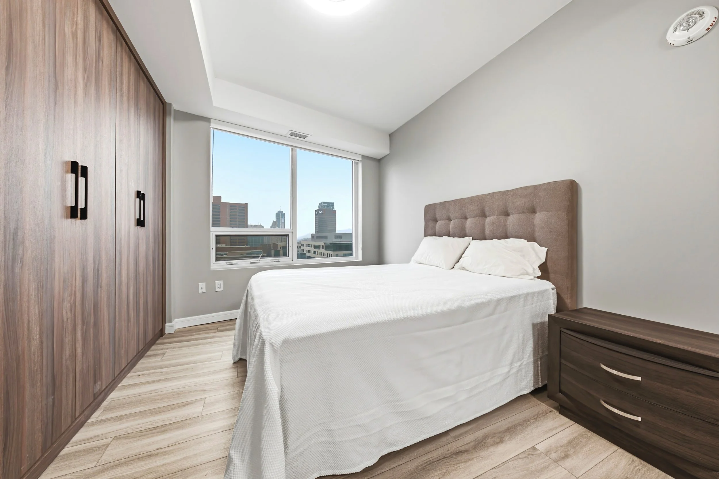 16 - Unit 1004 Marquee Residence.jpg