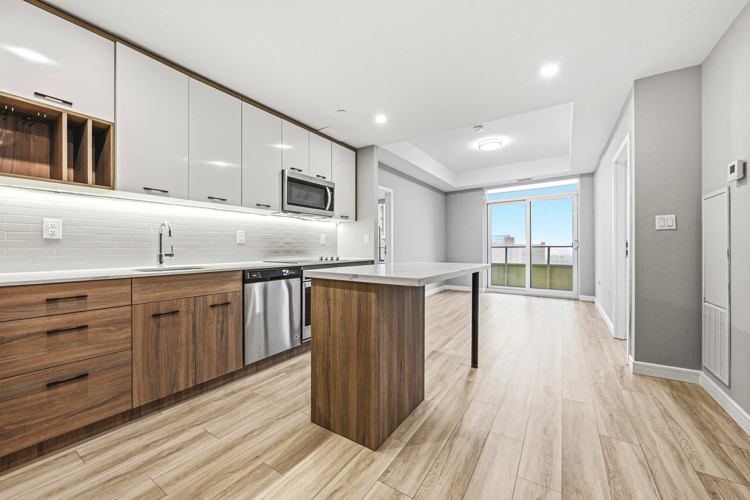 5 - Suite 2306 Marquee Residence.jpg
