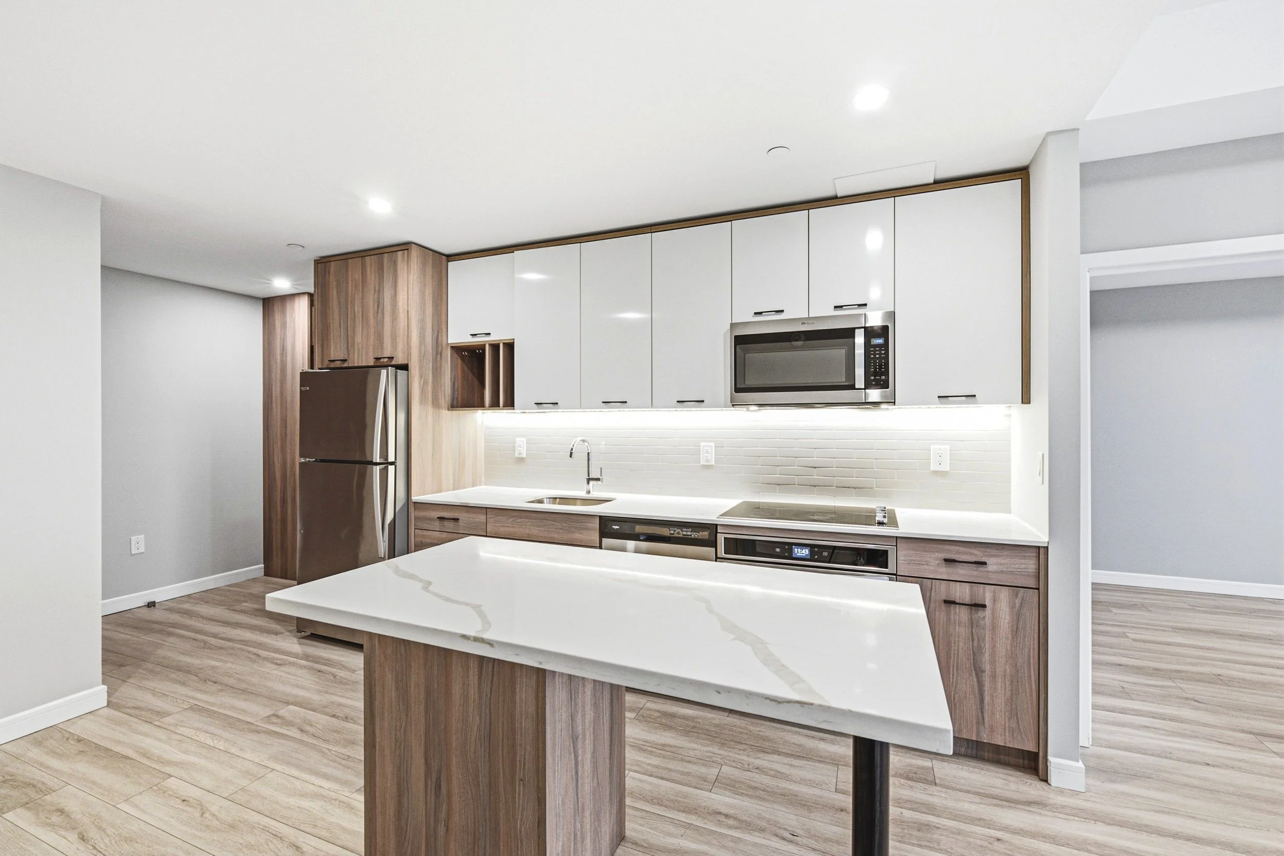 7 - Suite 2306 Marquee Residence.jpg