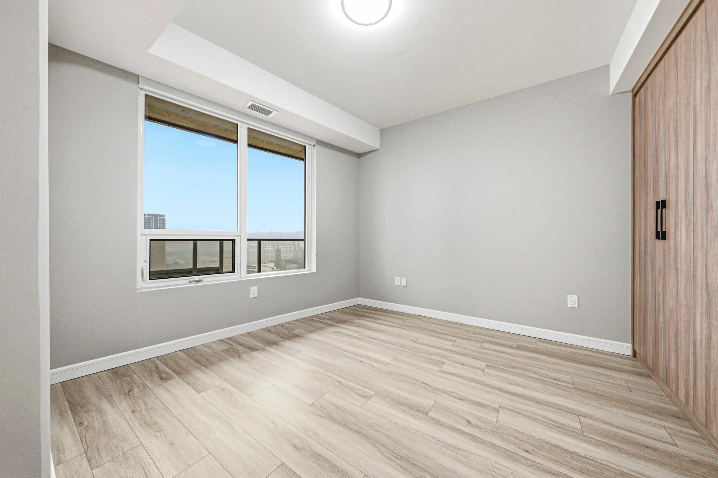 16 - Suite 2306 Marquee Residence.jpg