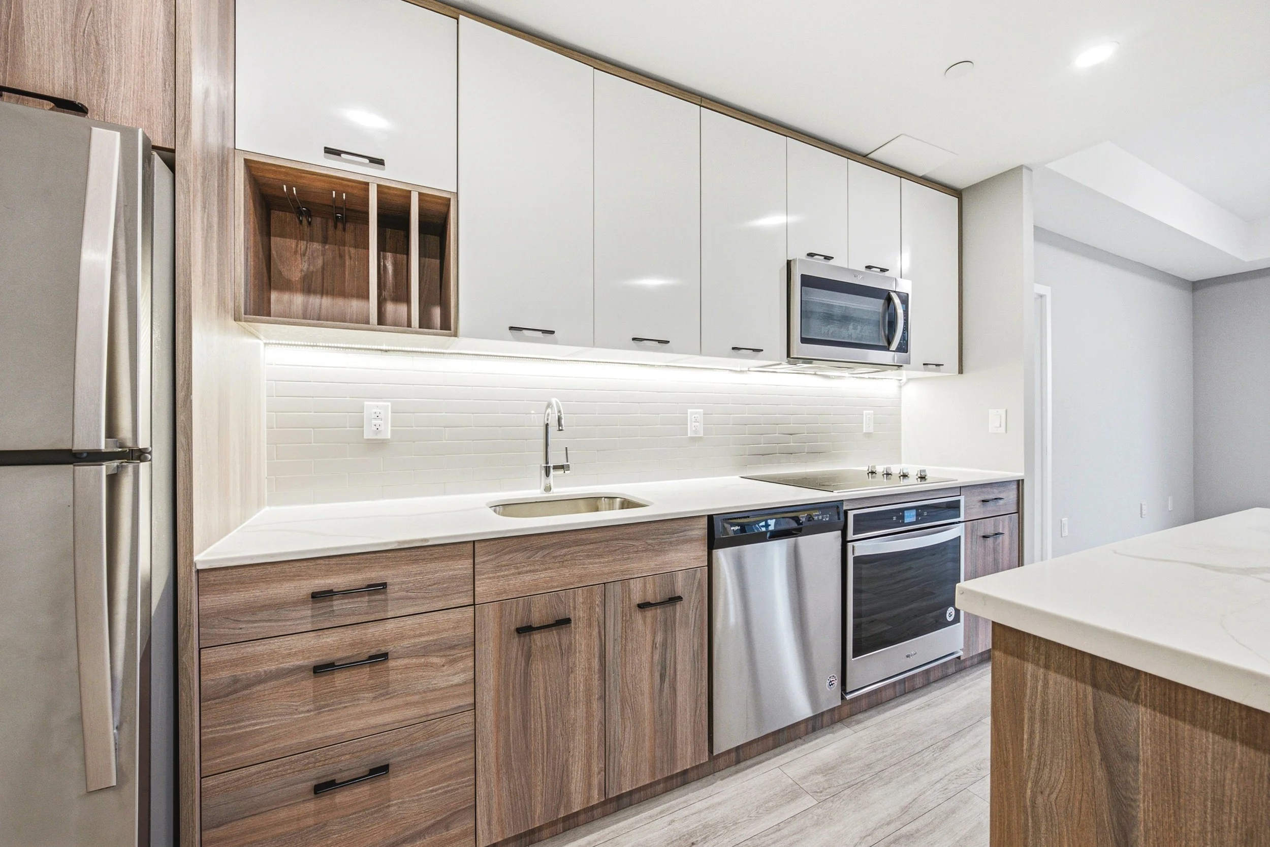 8 - Suite 2306 Marquee Residence.jpg